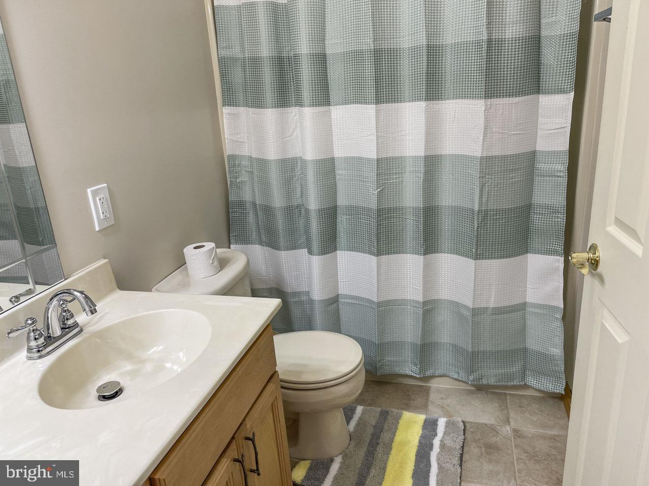 ARROWHEAD LAKES - Residential
