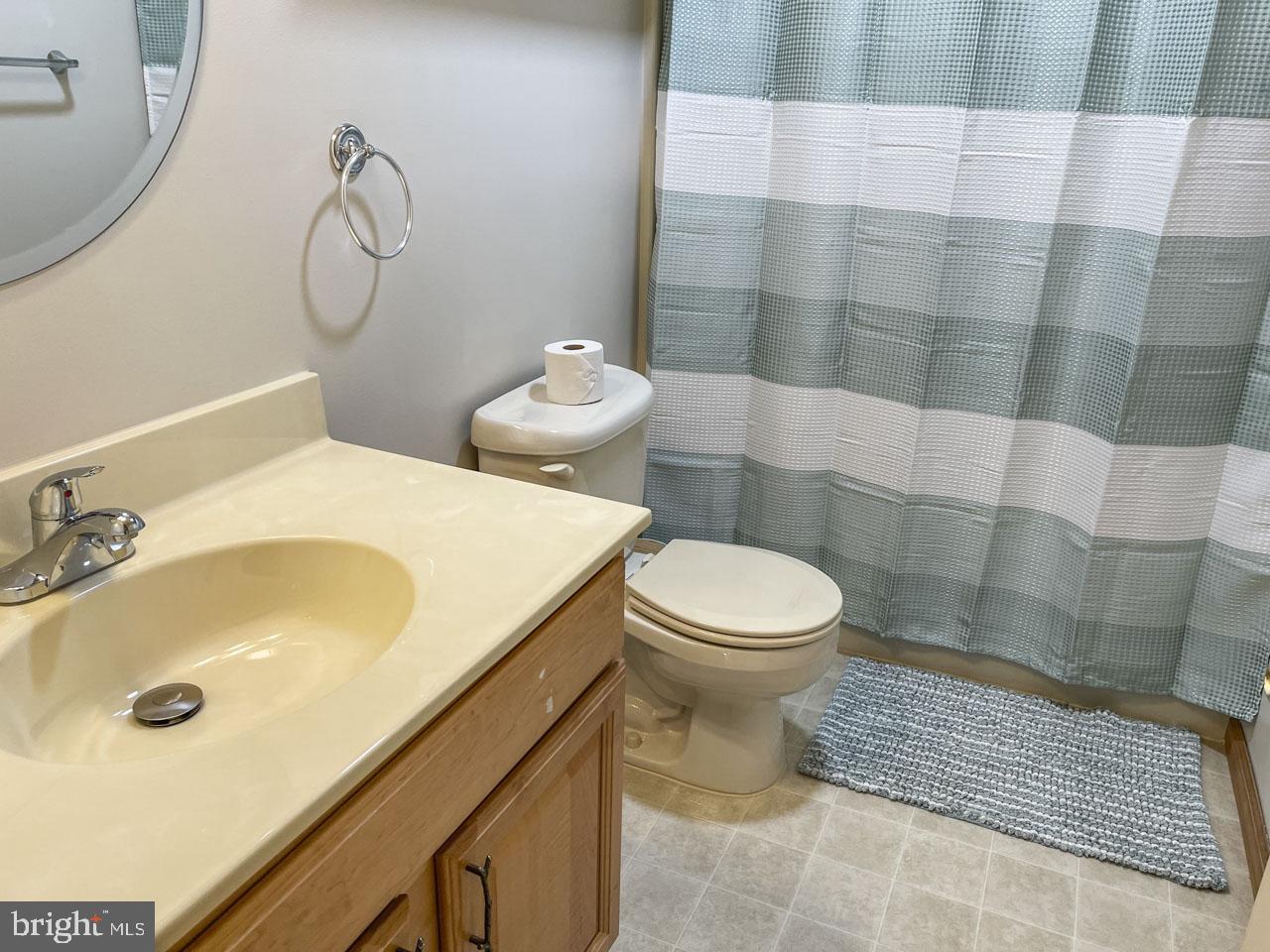 ARROWHEAD LAKES - Residential