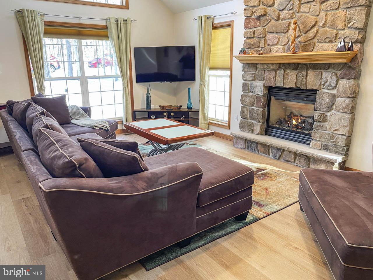 ARROWHEAD LAKES - Residential