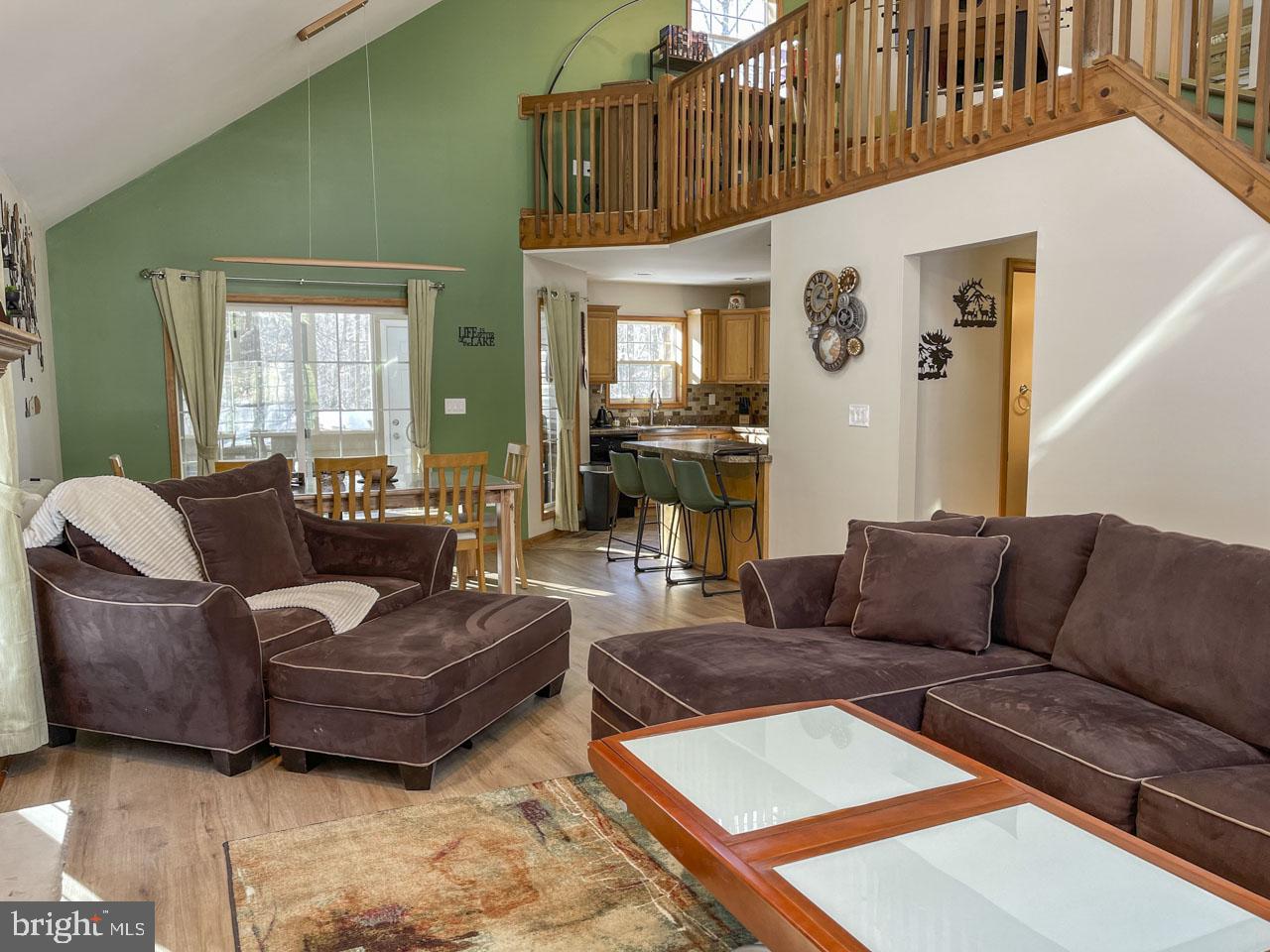 ARROWHEAD LAKES - Residential