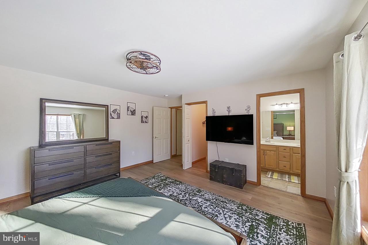 ARROWHEAD LAKES - Residential