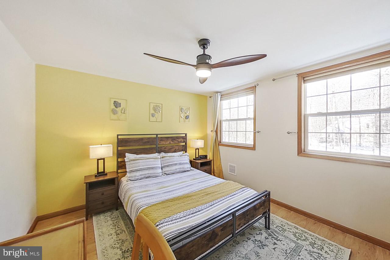ARROWHEAD LAKES - Residential