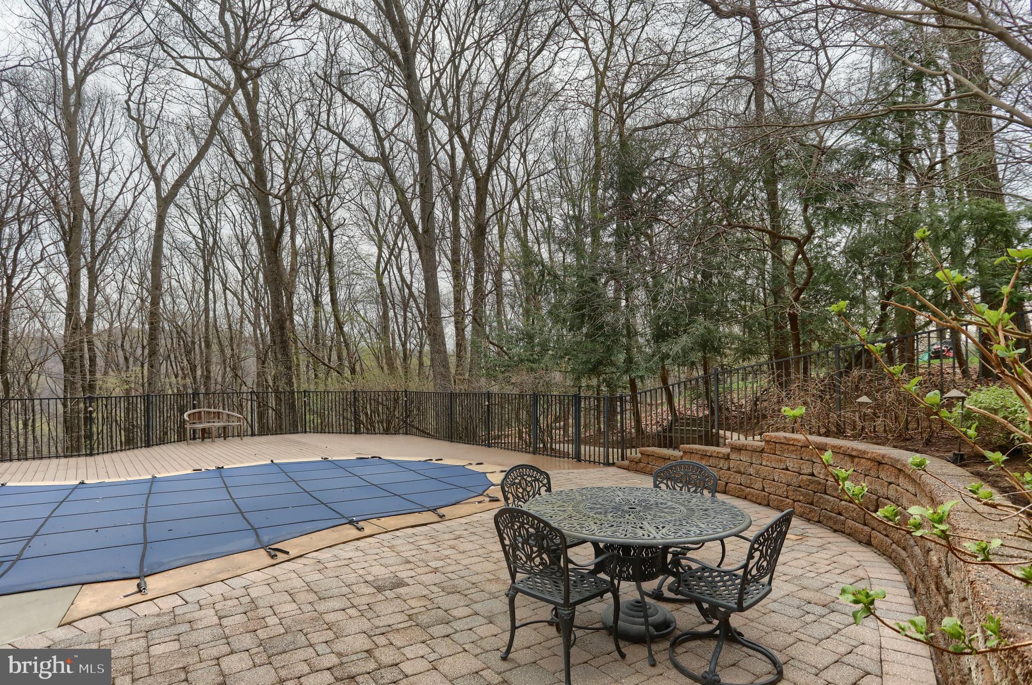 DERRY WOODS - Residential