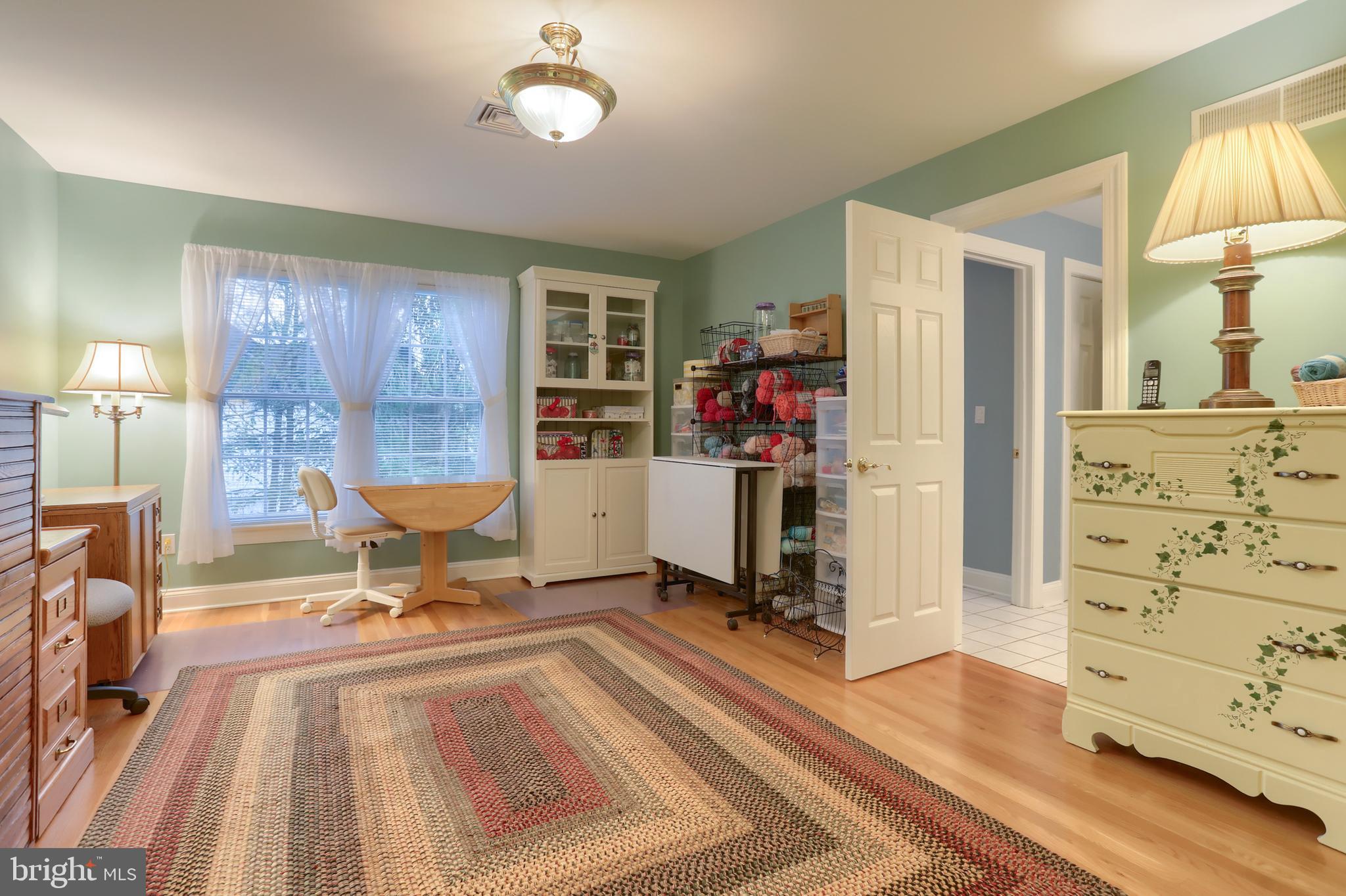 DERRY WOODS - Residential