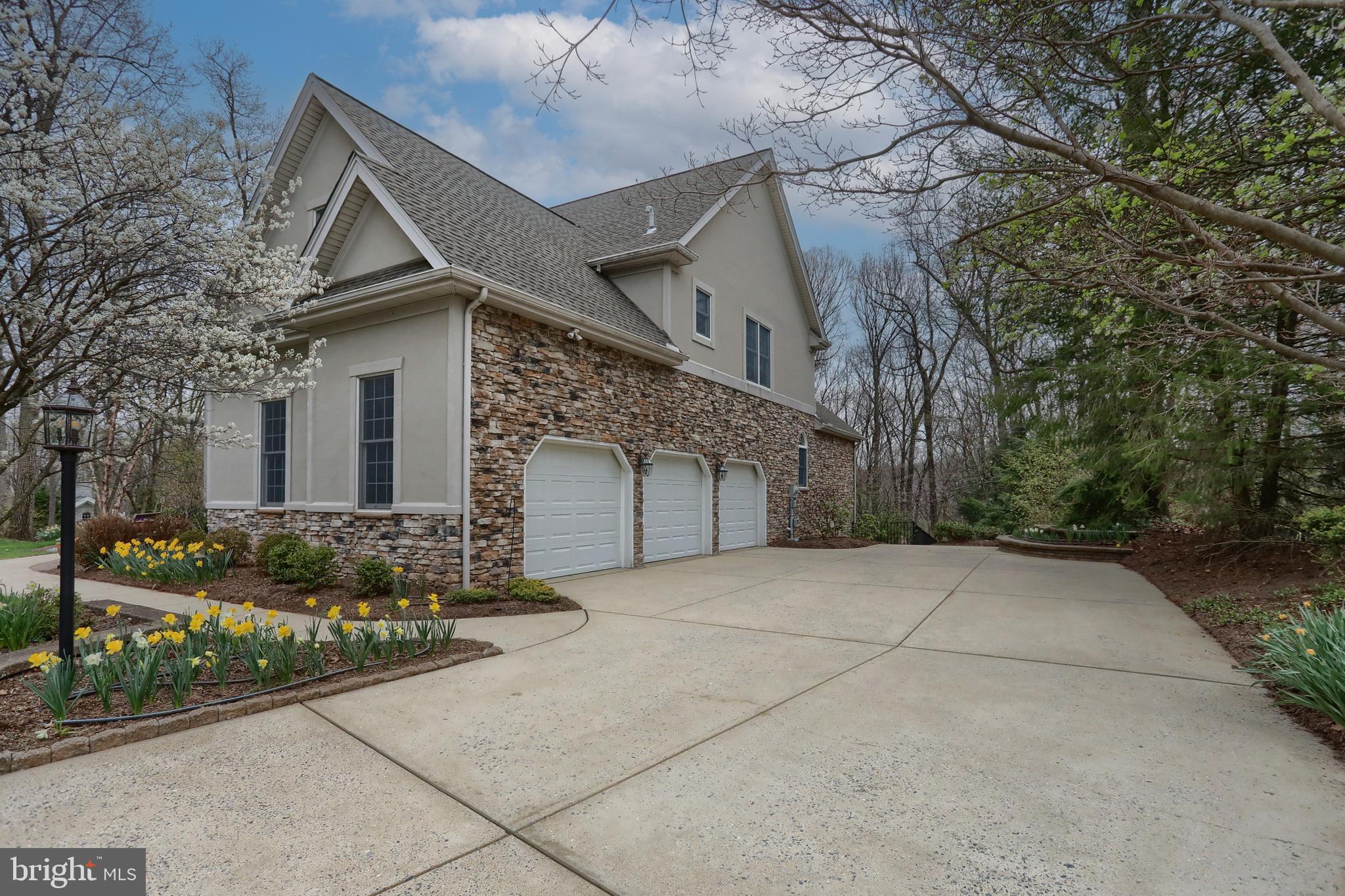 DERRY WOODS - Residential