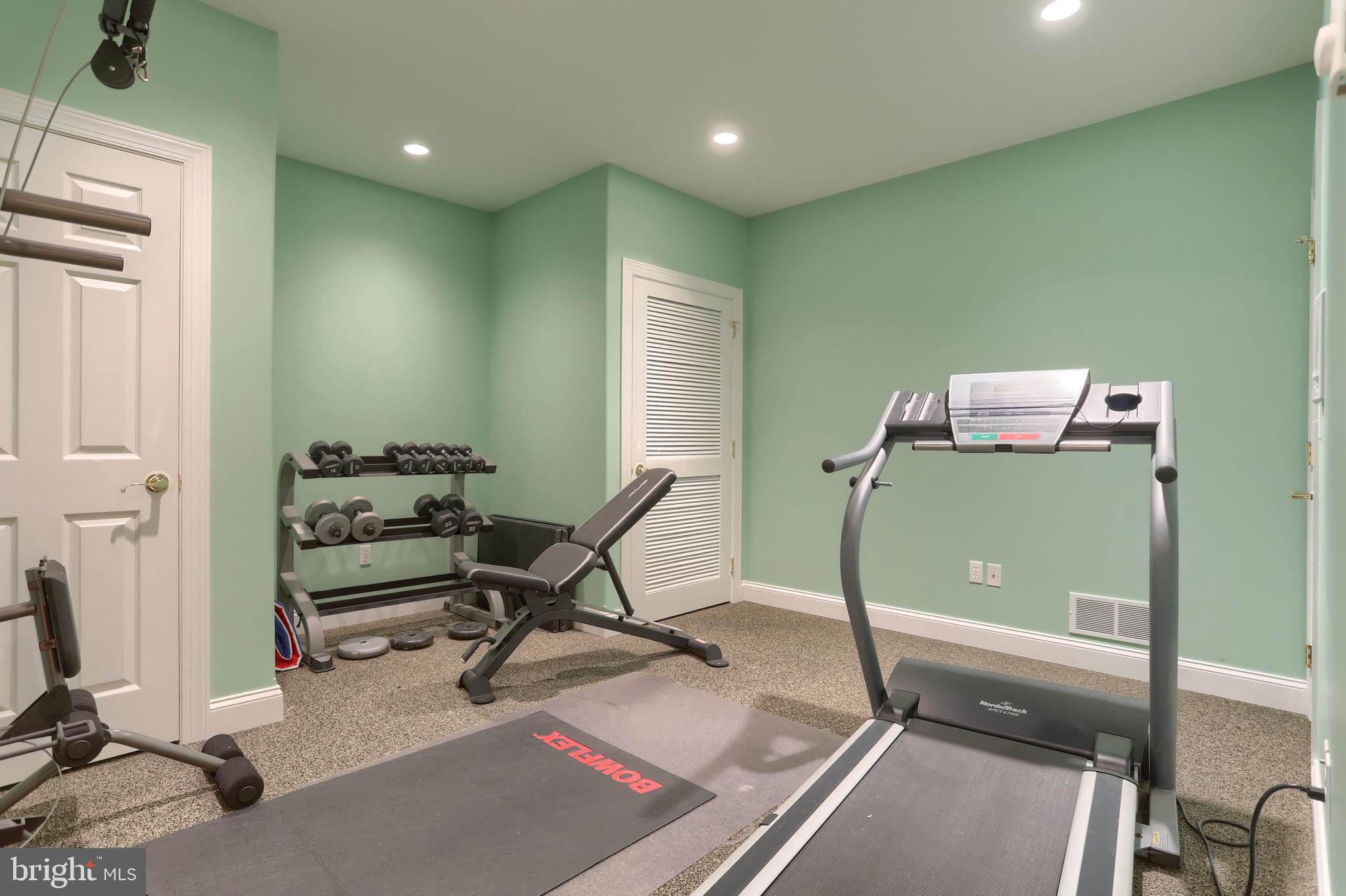 DERRY WOODS - Residential