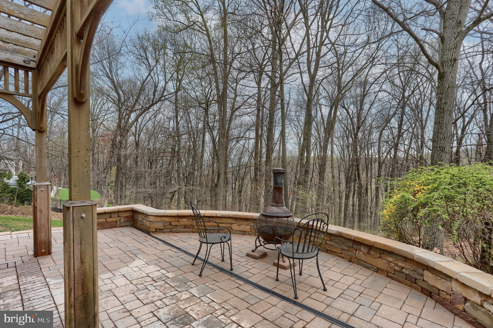 DERRY WOODS - Residential