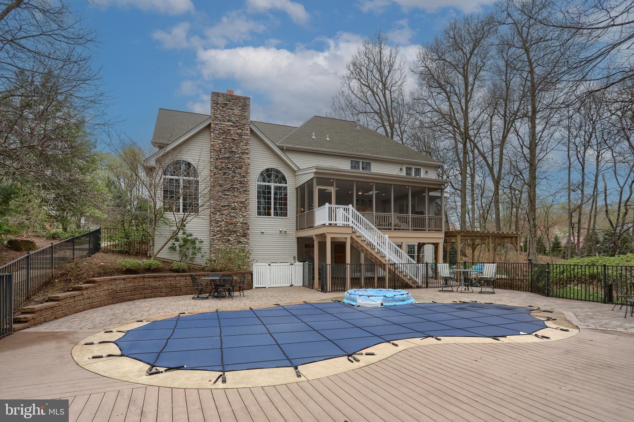 DERRY WOODS - Residential