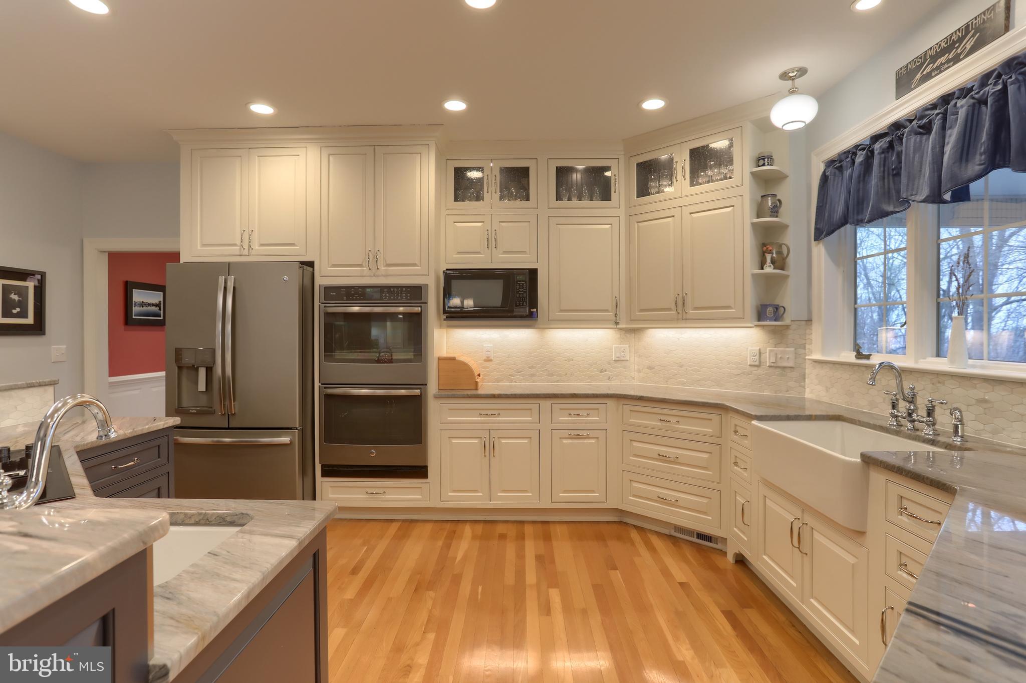 DERRY WOODS - Residential