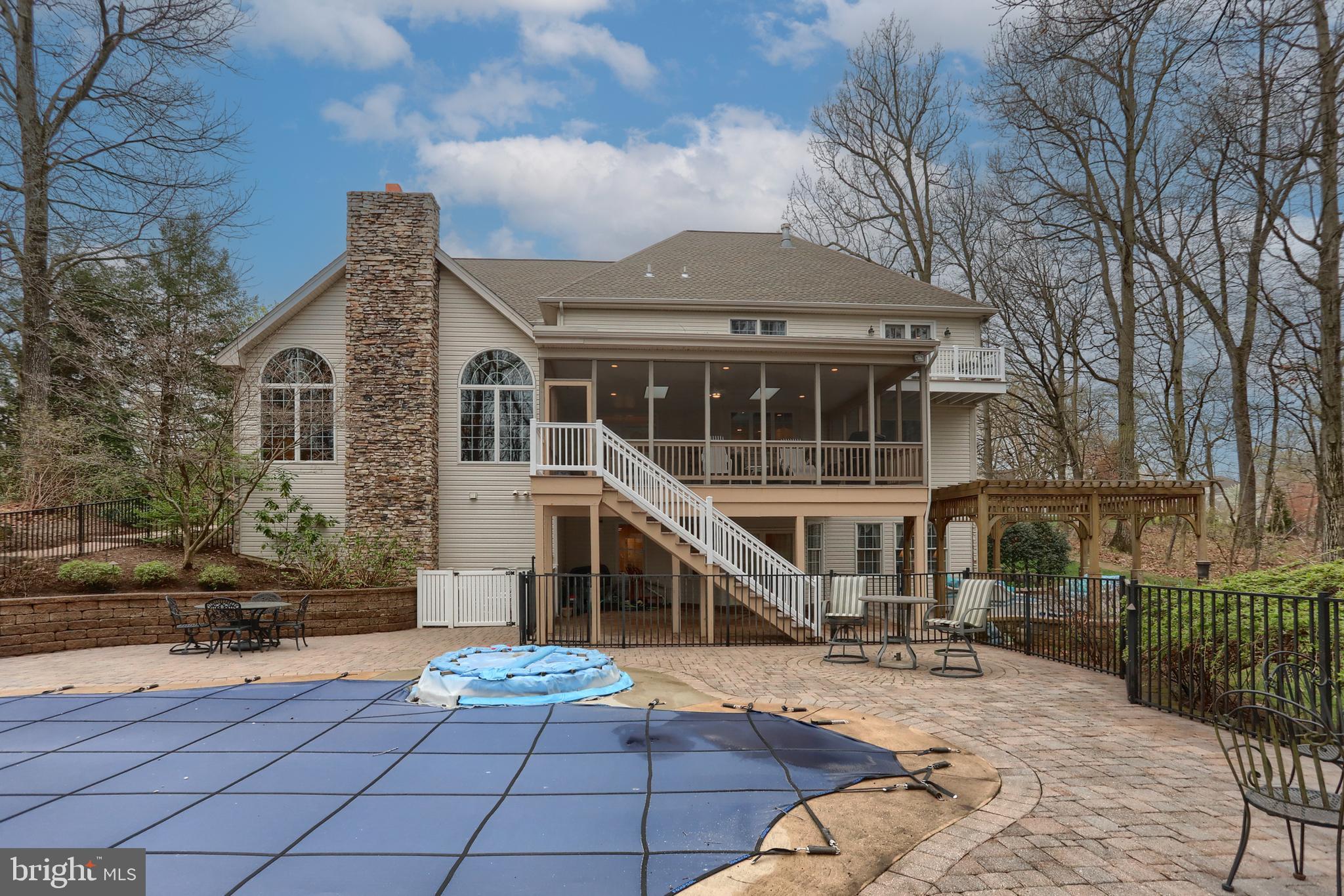 DERRY WOODS - Residential