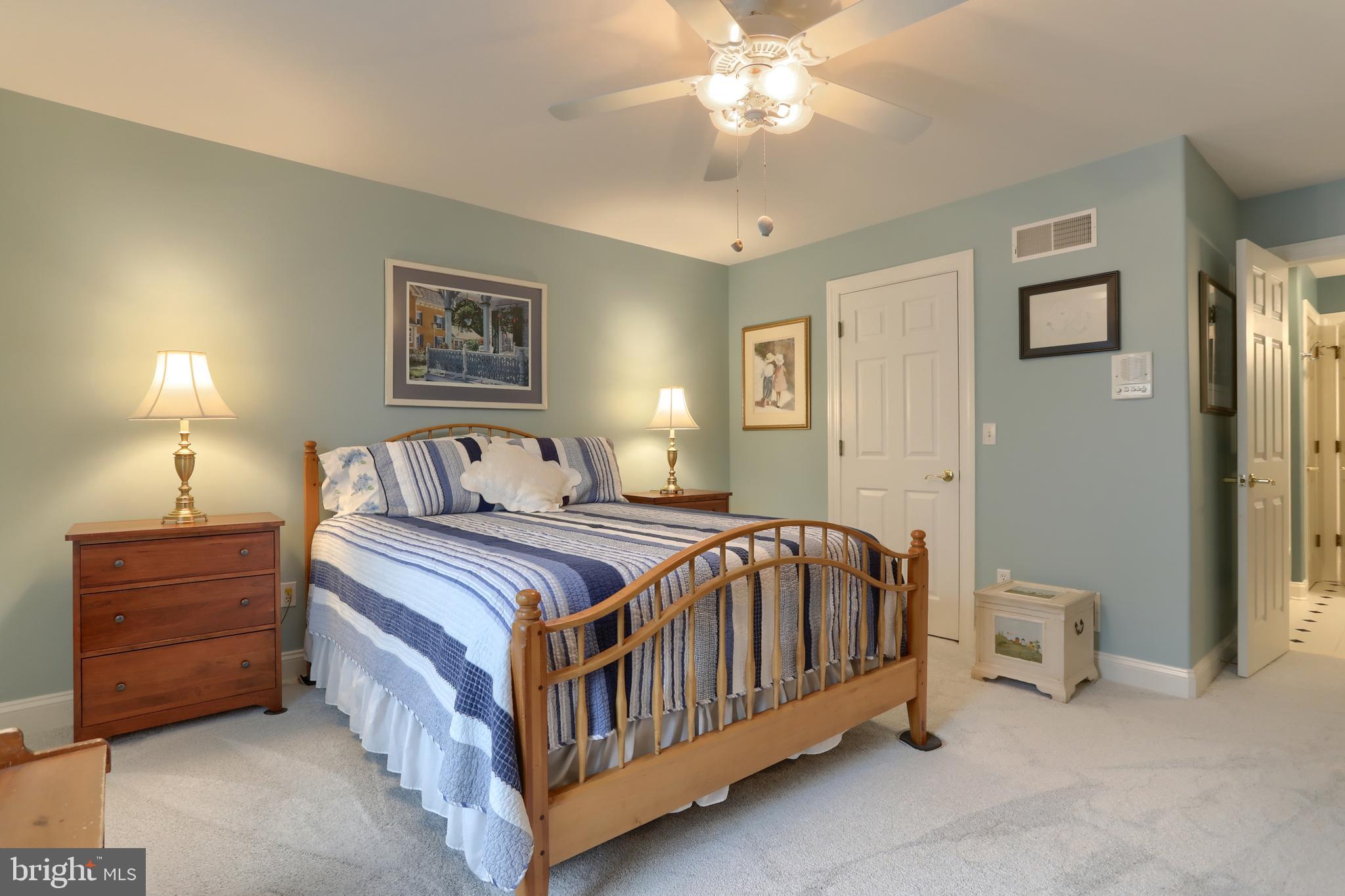 DERRY WOODS - Residential