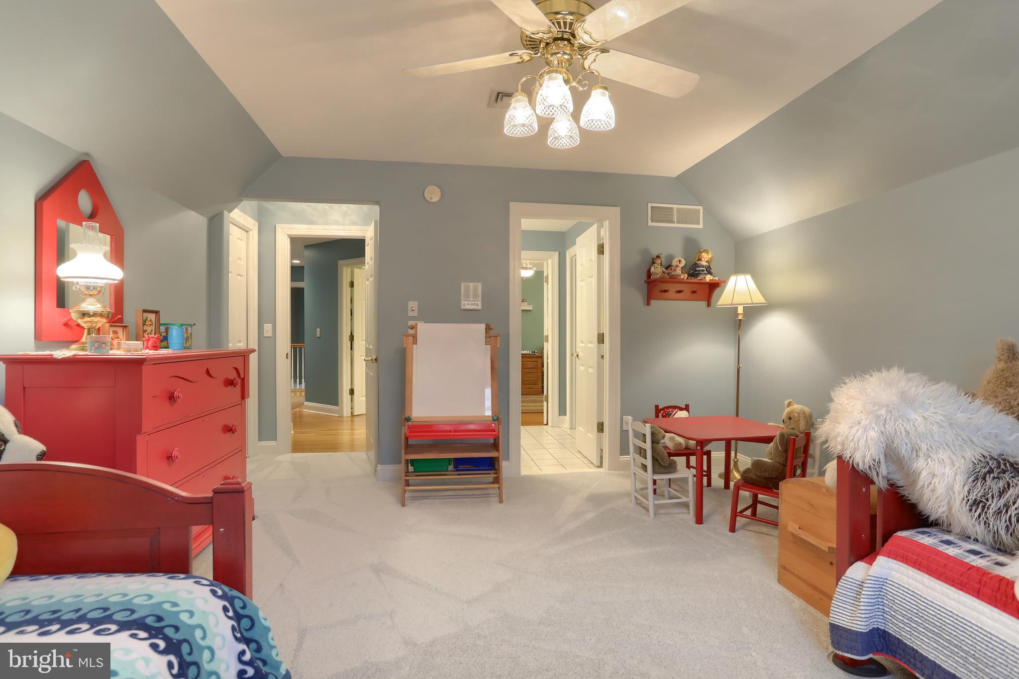 DERRY WOODS - Residential