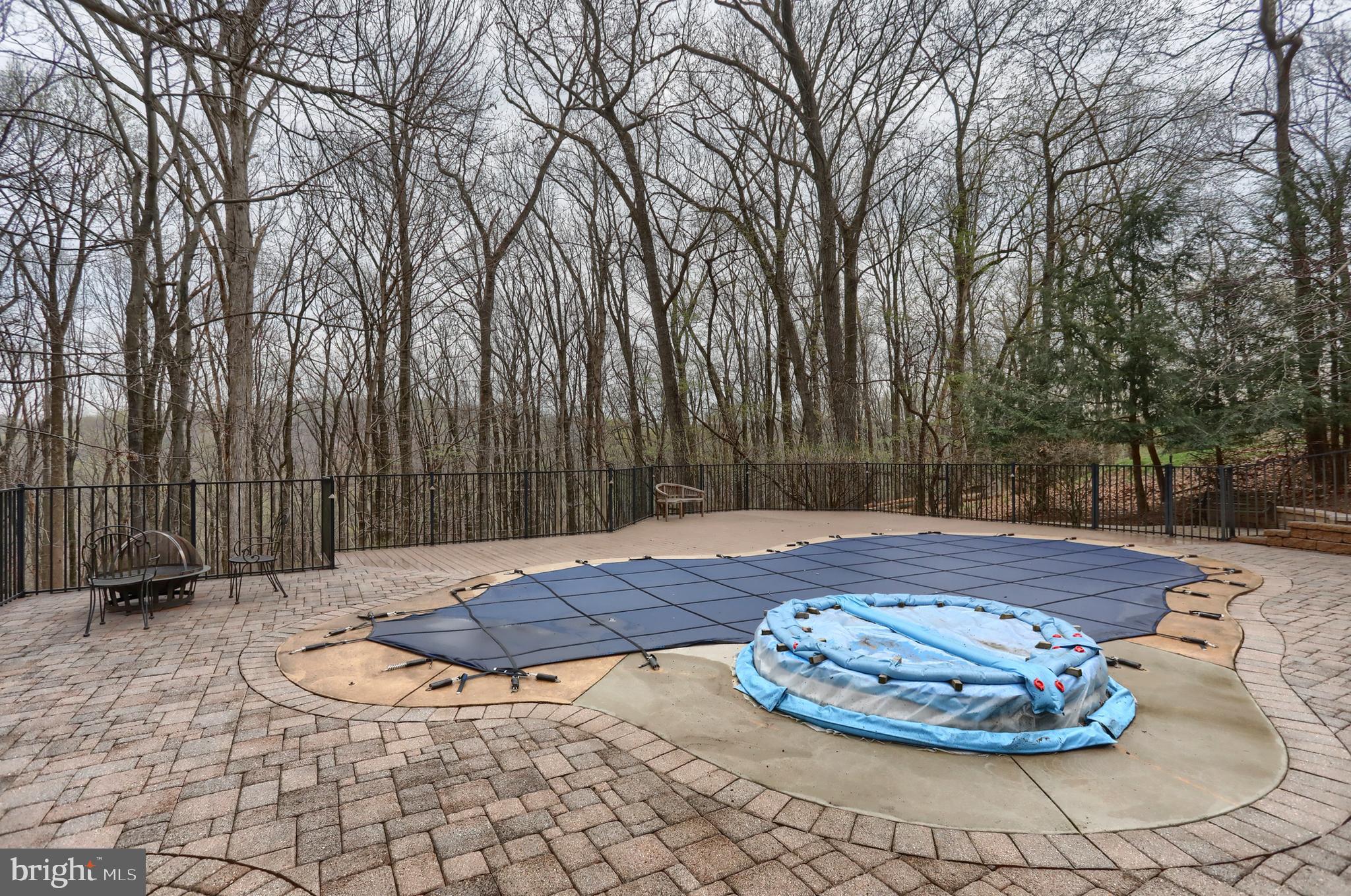 DERRY WOODS - Residential