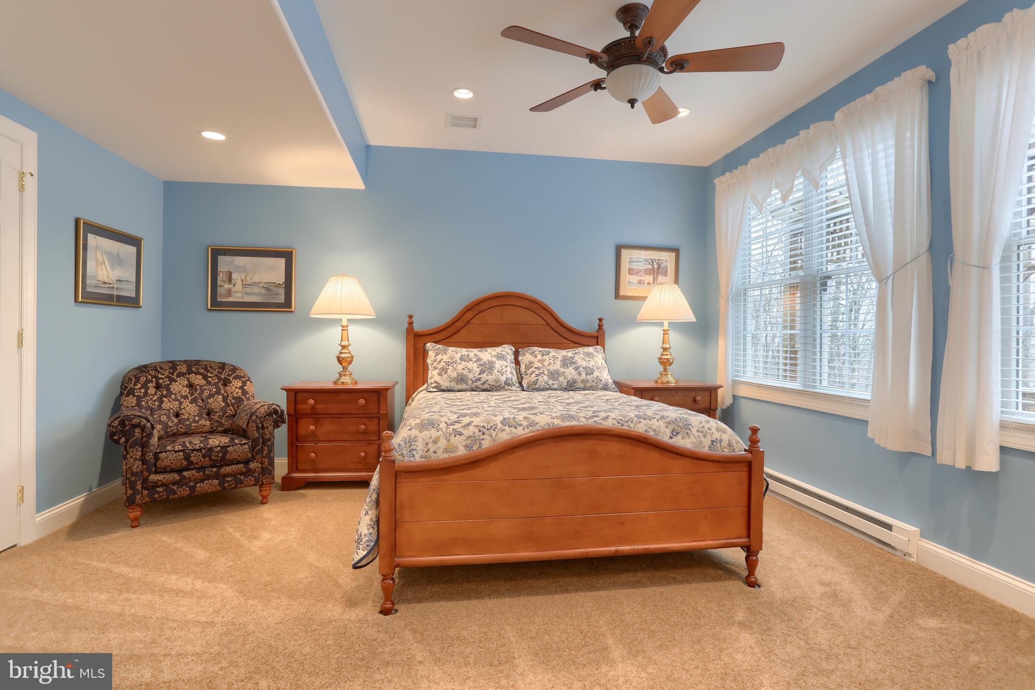 DERRY WOODS - Residential