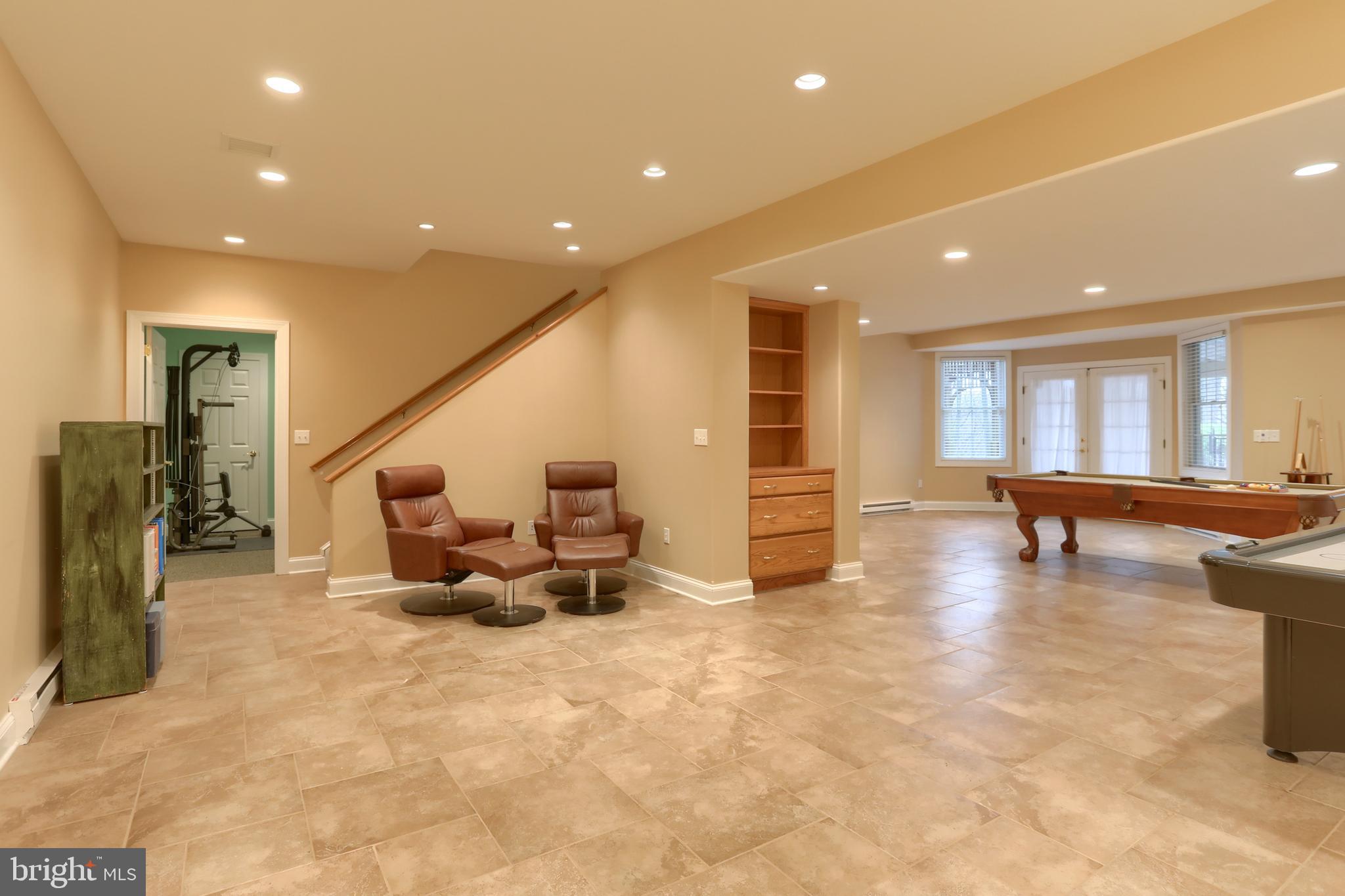 DERRY WOODS - Residential