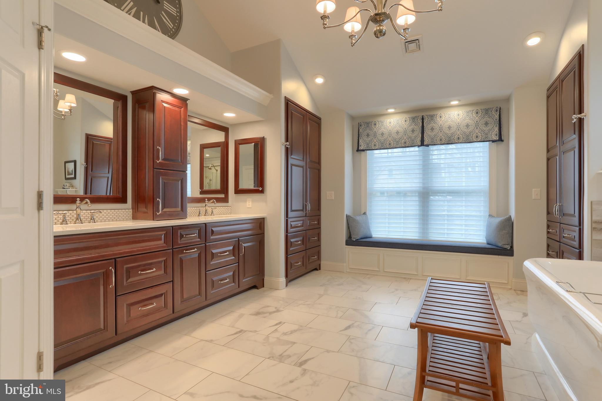 DERRY WOODS - Residential