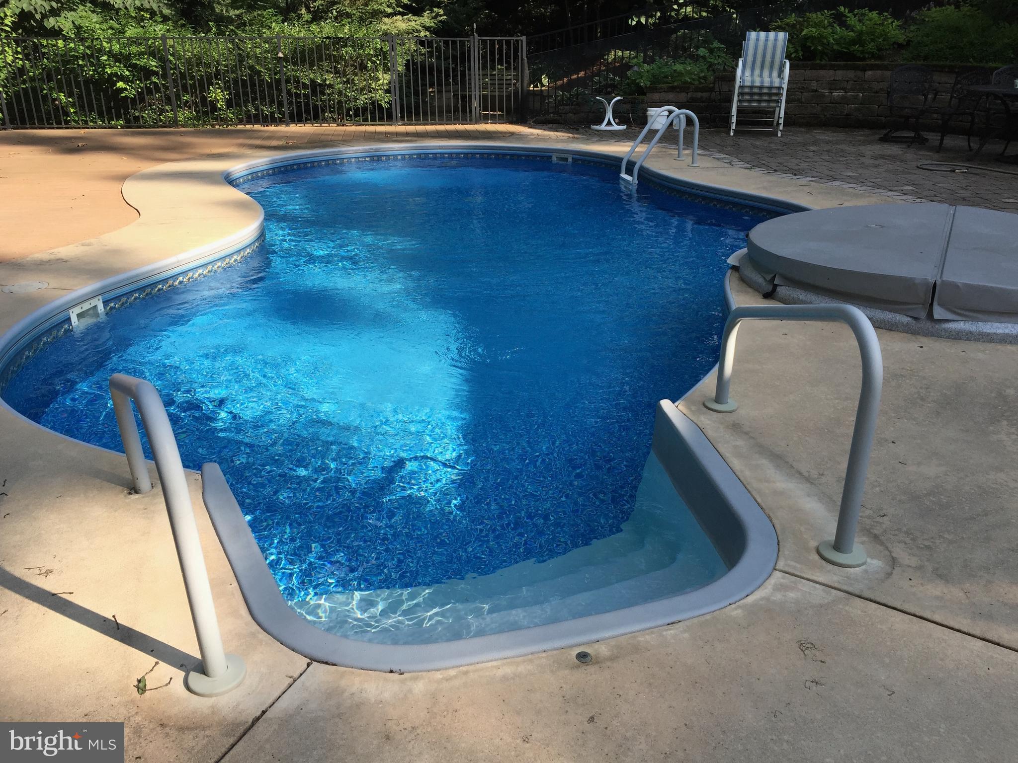 DERRY WOODS - Residential