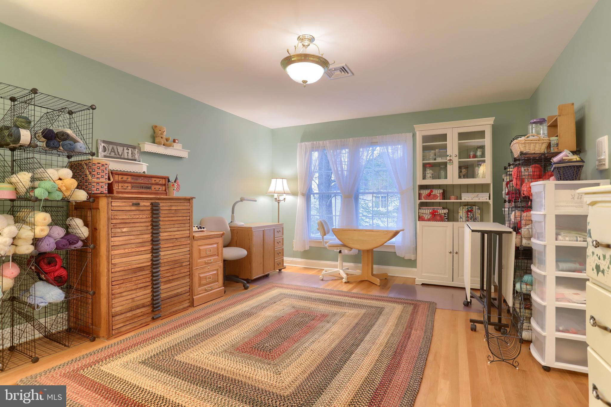 DERRY WOODS - Residential