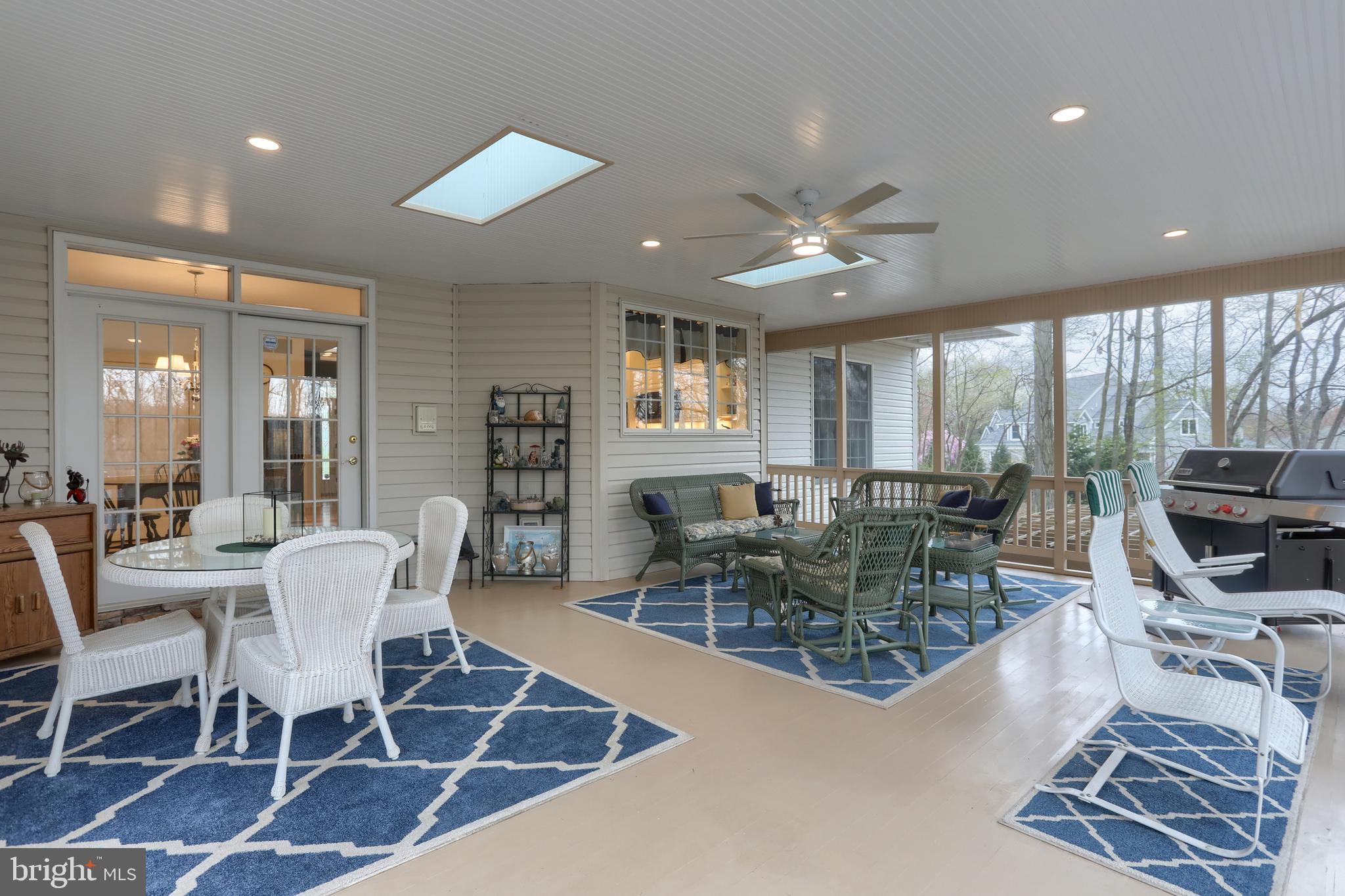 DERRY WOODS - Residential