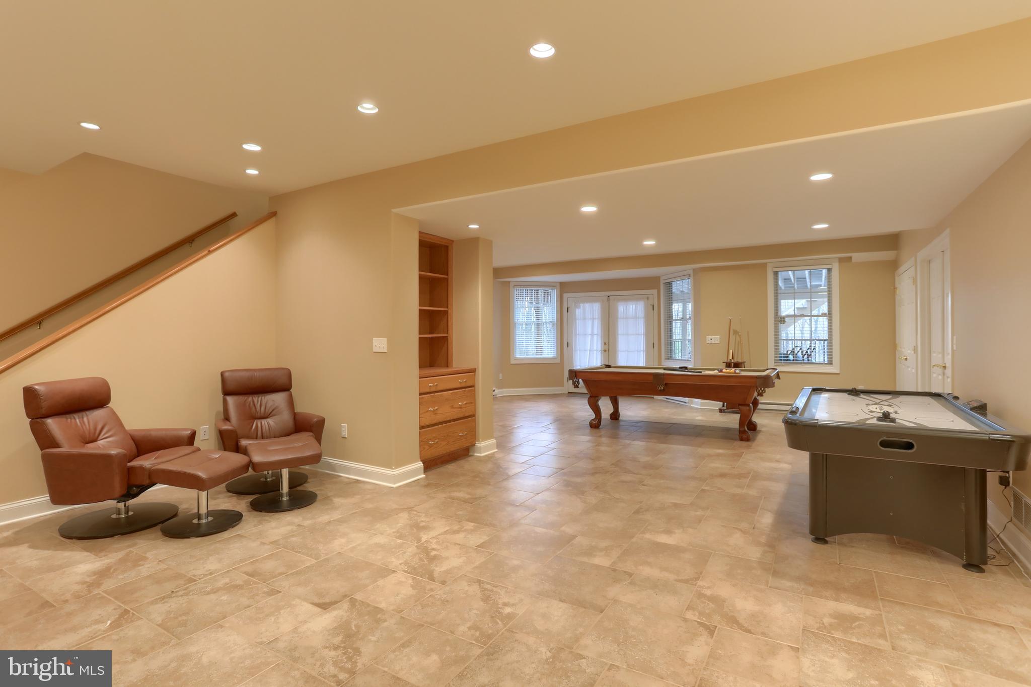 DERRY WOODS - Residential