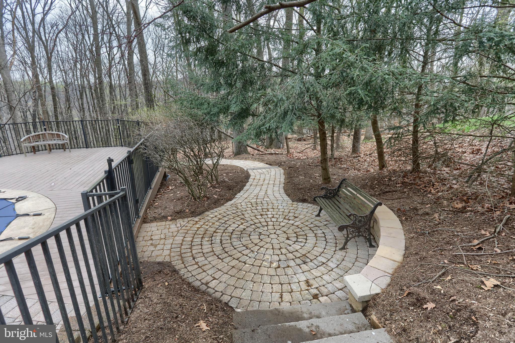 DERRY WOODS - Residential