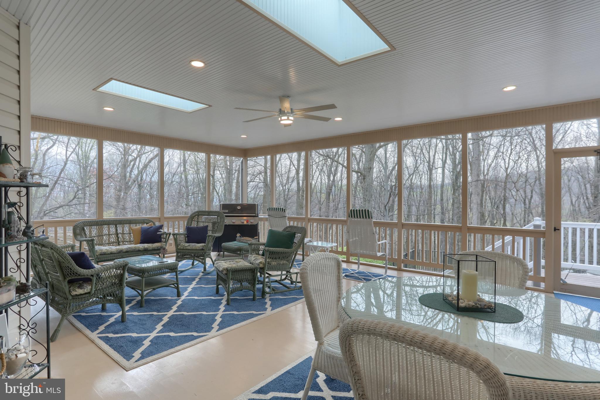 DERRY WOODS - Residential