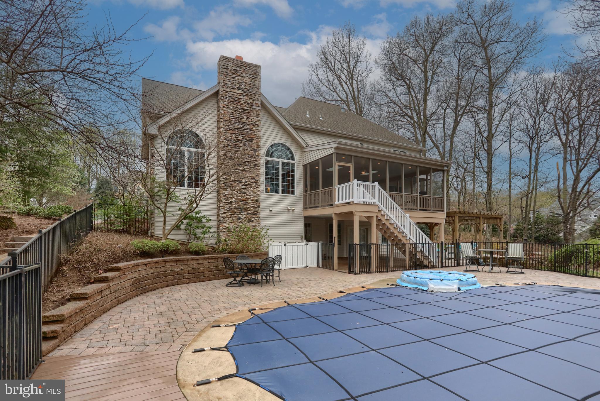 DERRY WOODS - Residential