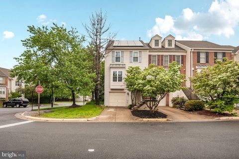 45544 WHITCOMB SQUARE STERLING VA 20166
