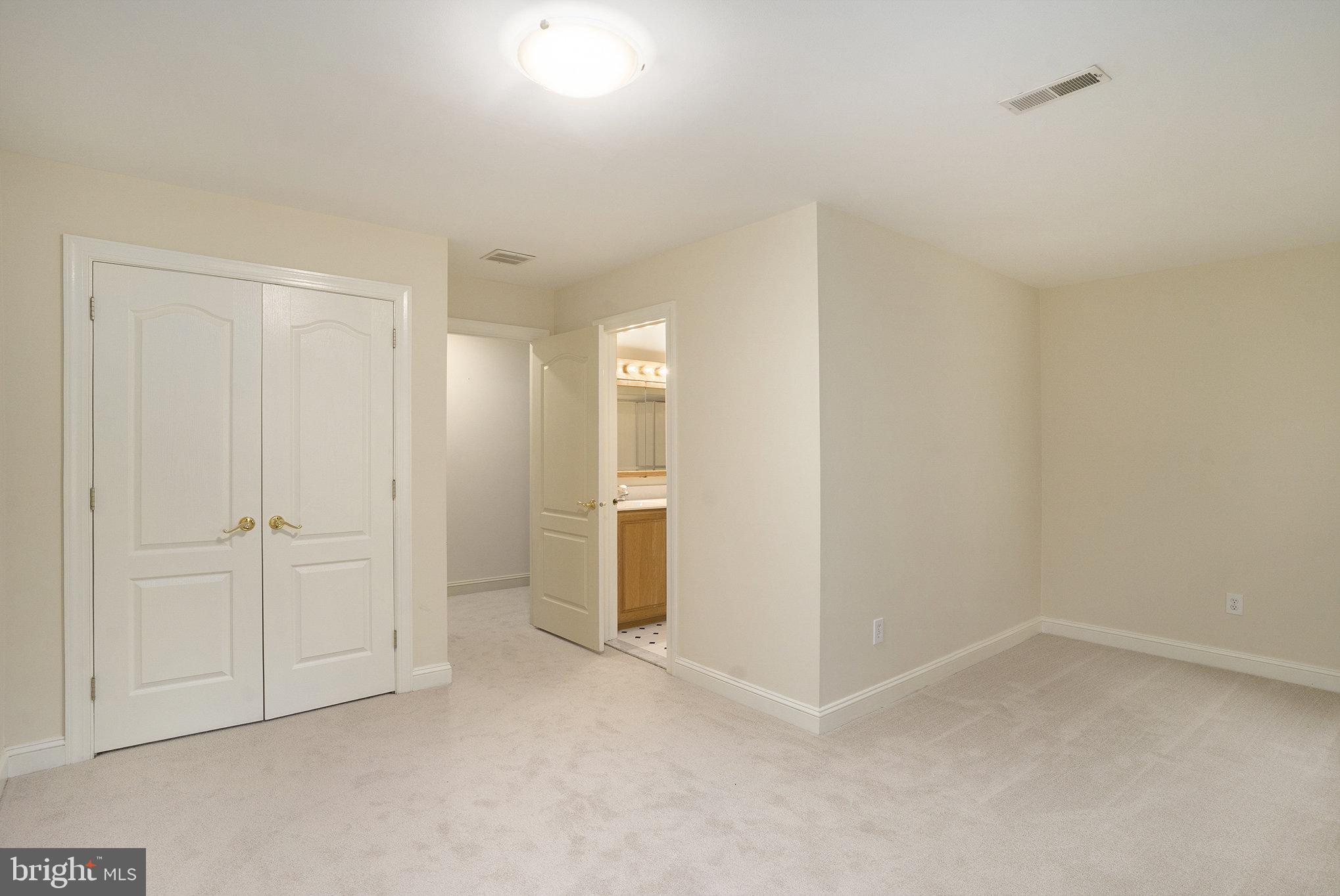 NON AVAILABLE - Residential