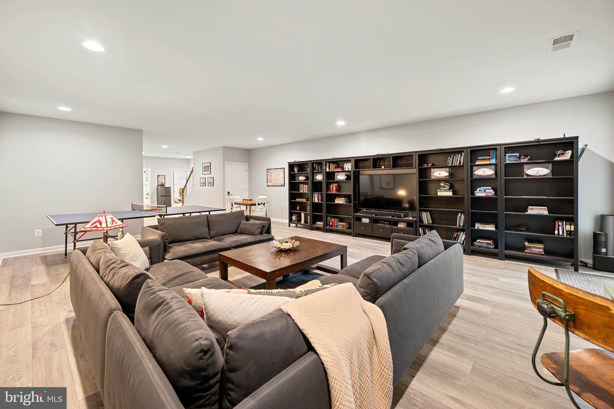 LAUREL HILL - Residential