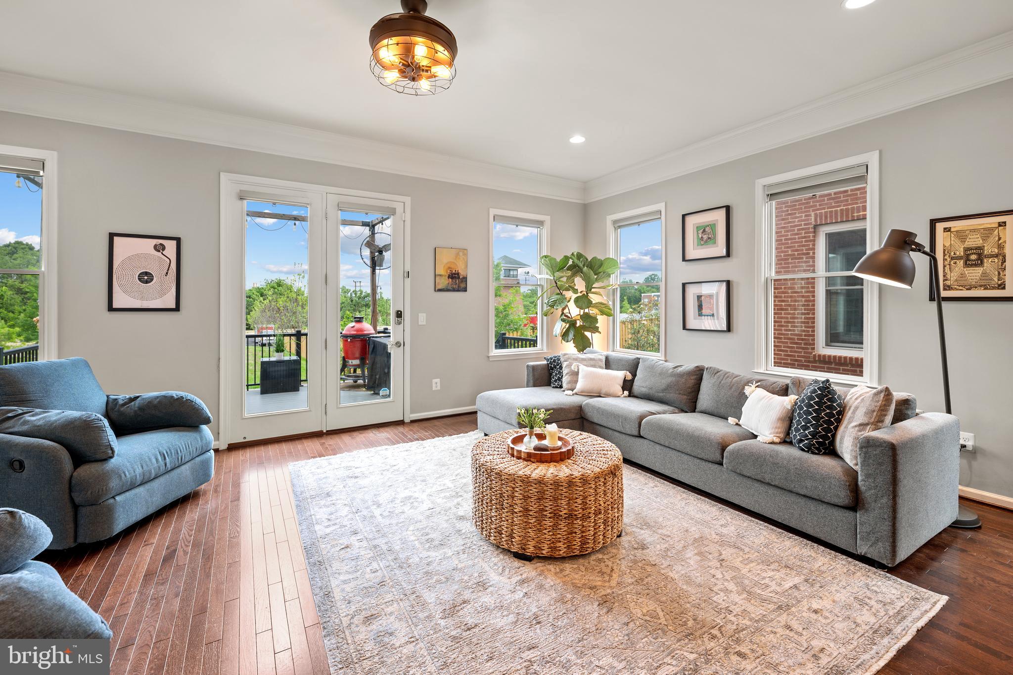 LAUREL HILL - Residential