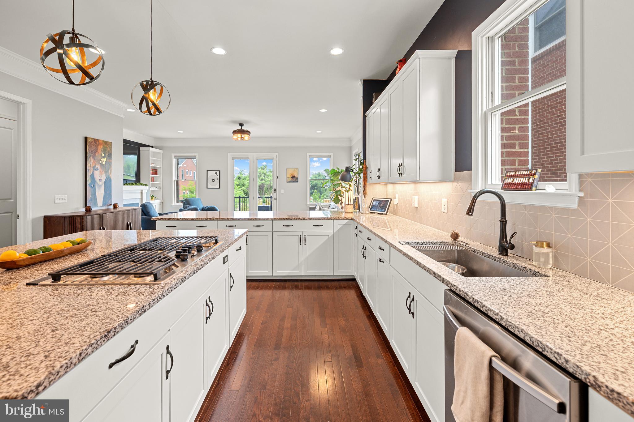 LAUREL HILL - Residential
