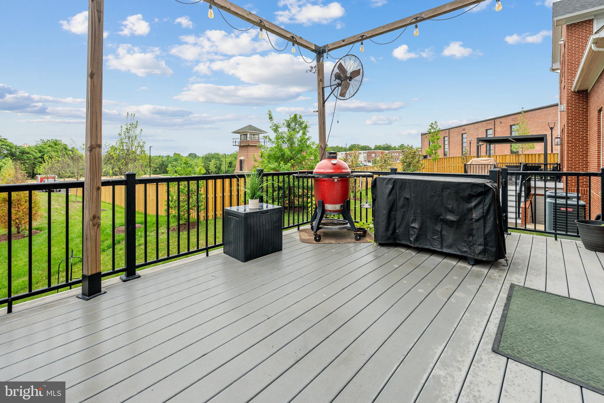 LAUREL HILL - Residential