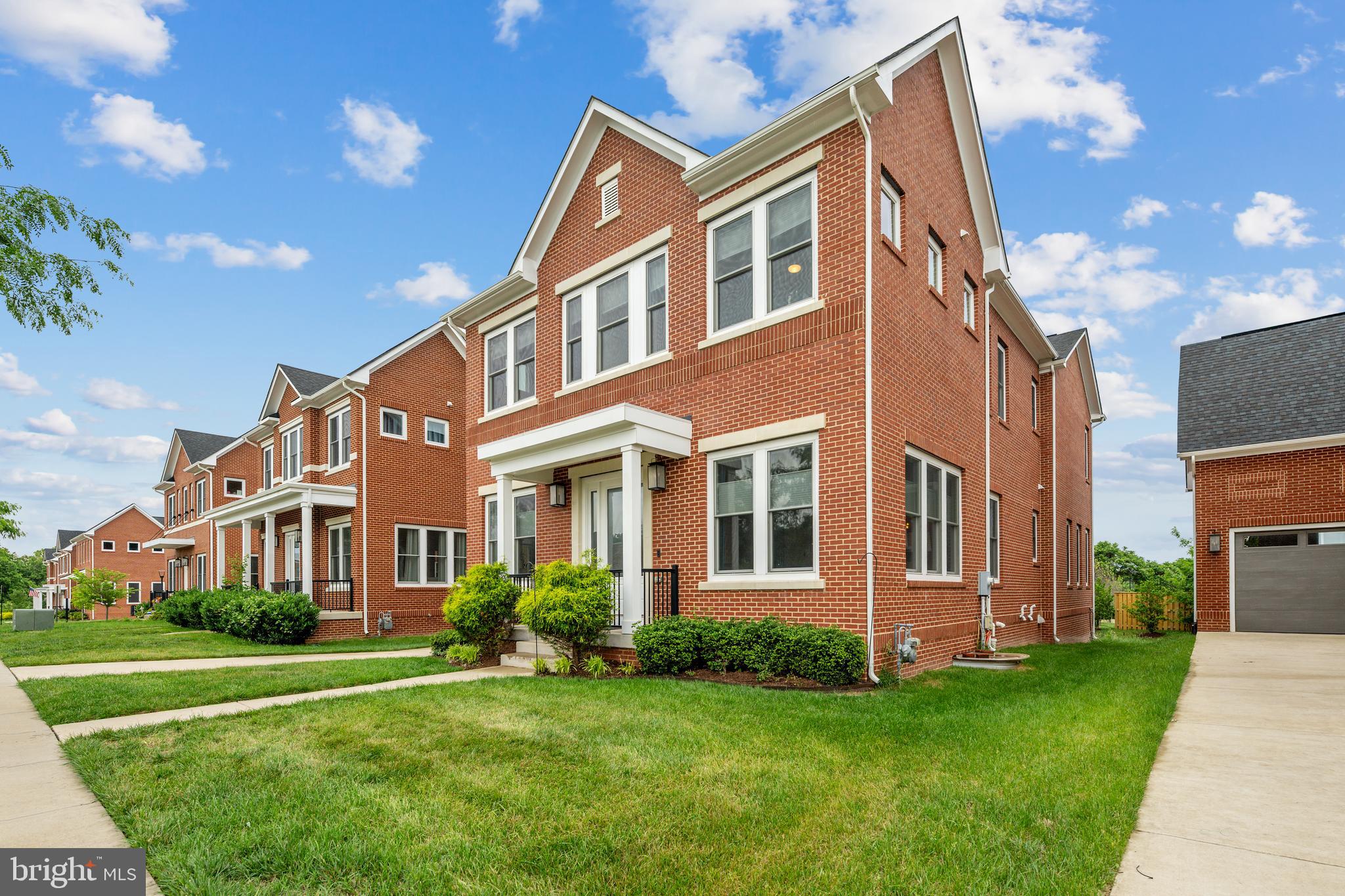 LAUREL HILL - Residential
