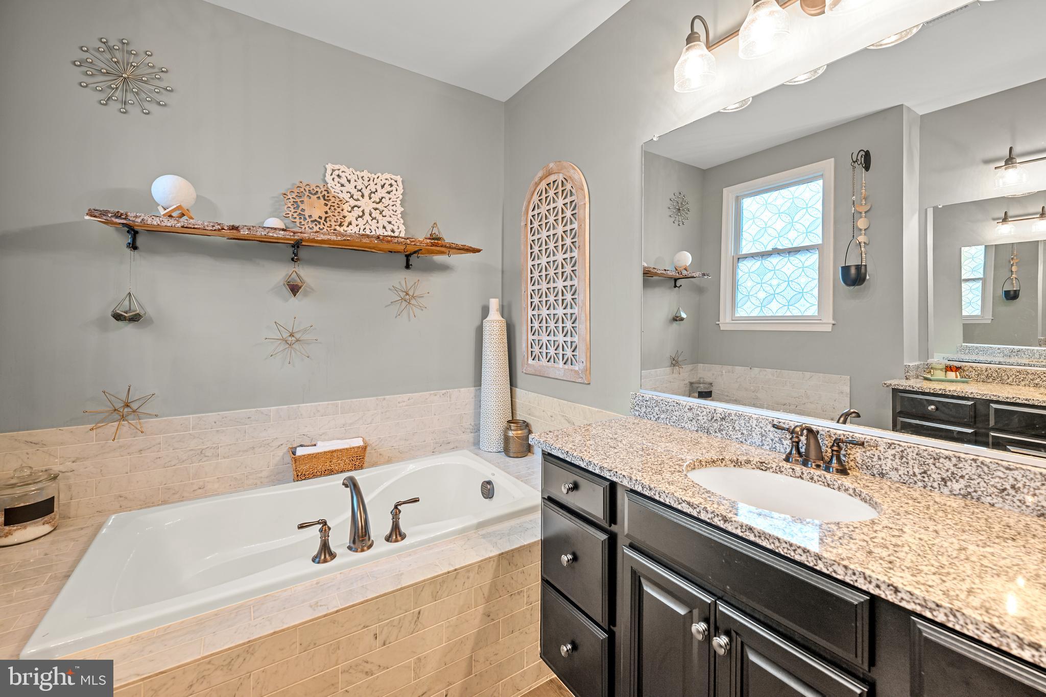 LAUREL HILL - Residential