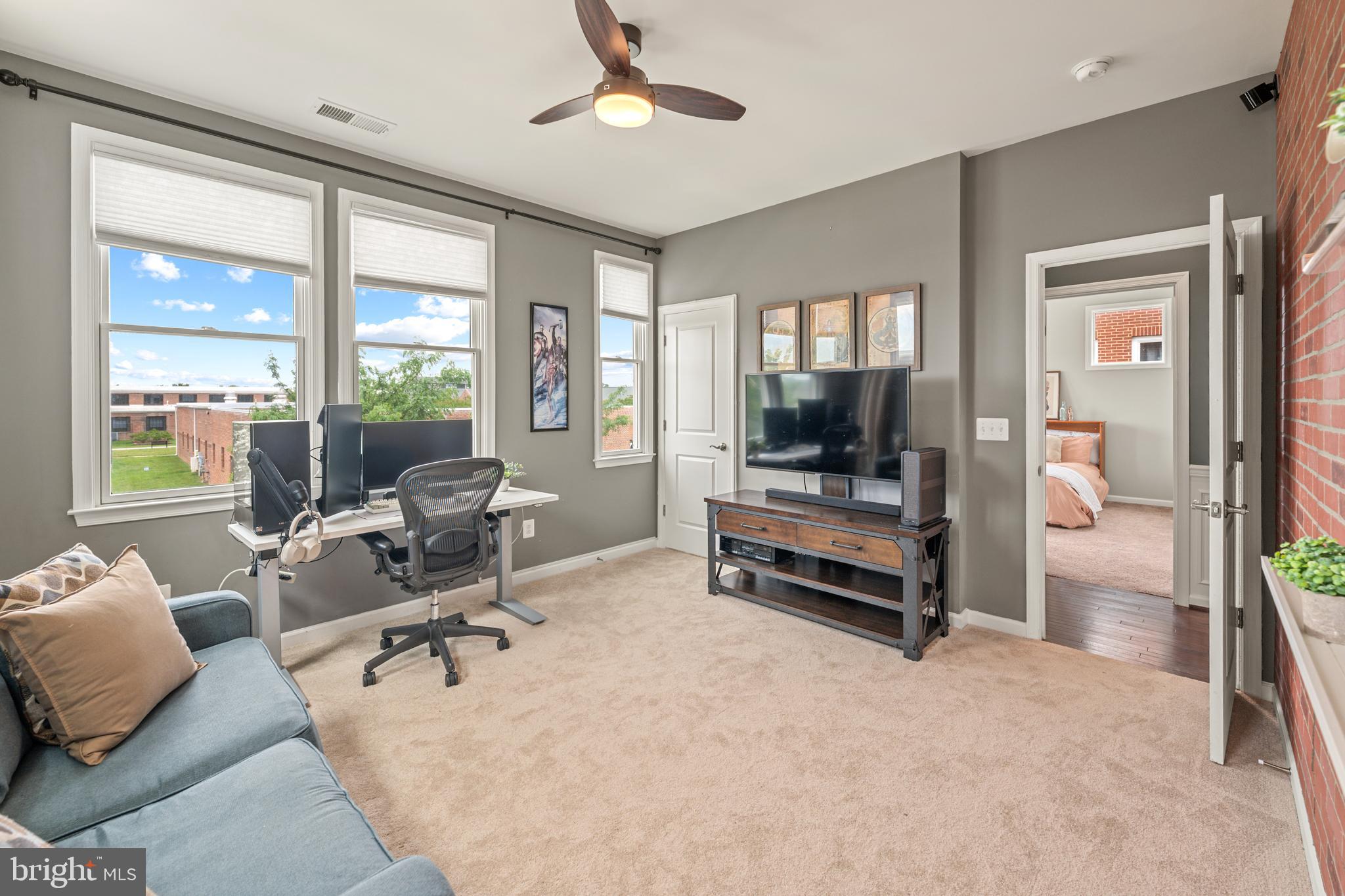 LAUREL HILL - Residential