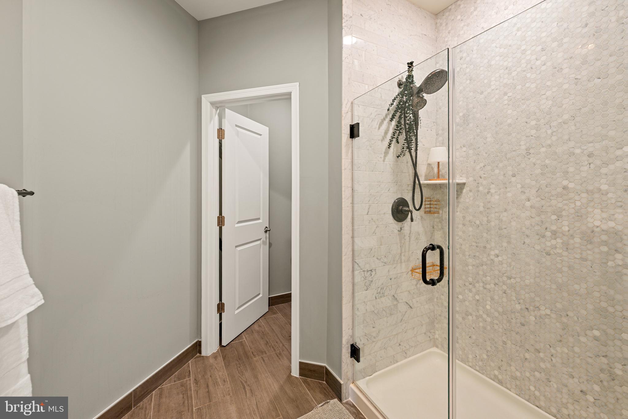 LAUREL HILL - Residential