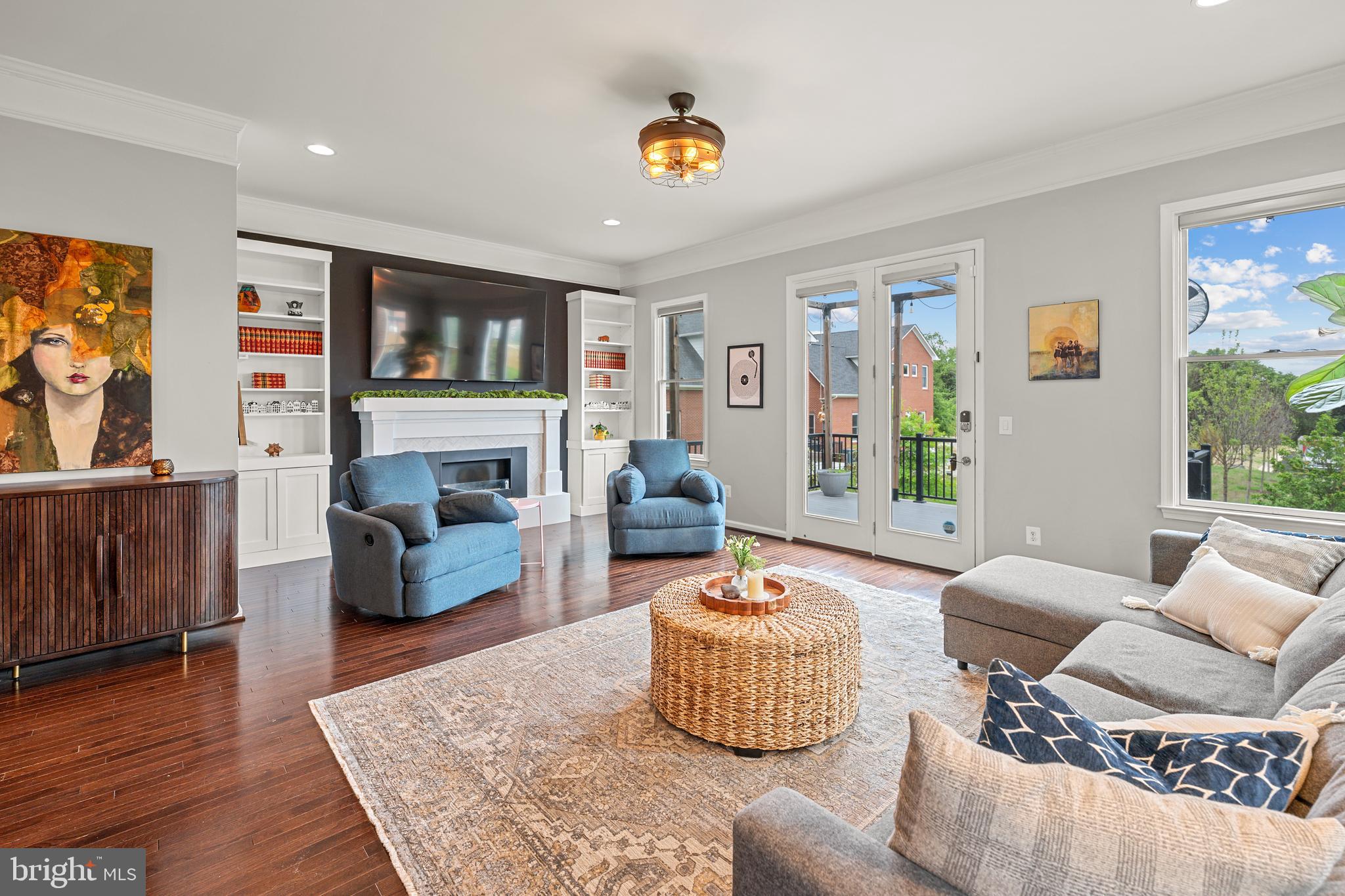 LAUREL HILL - Residential