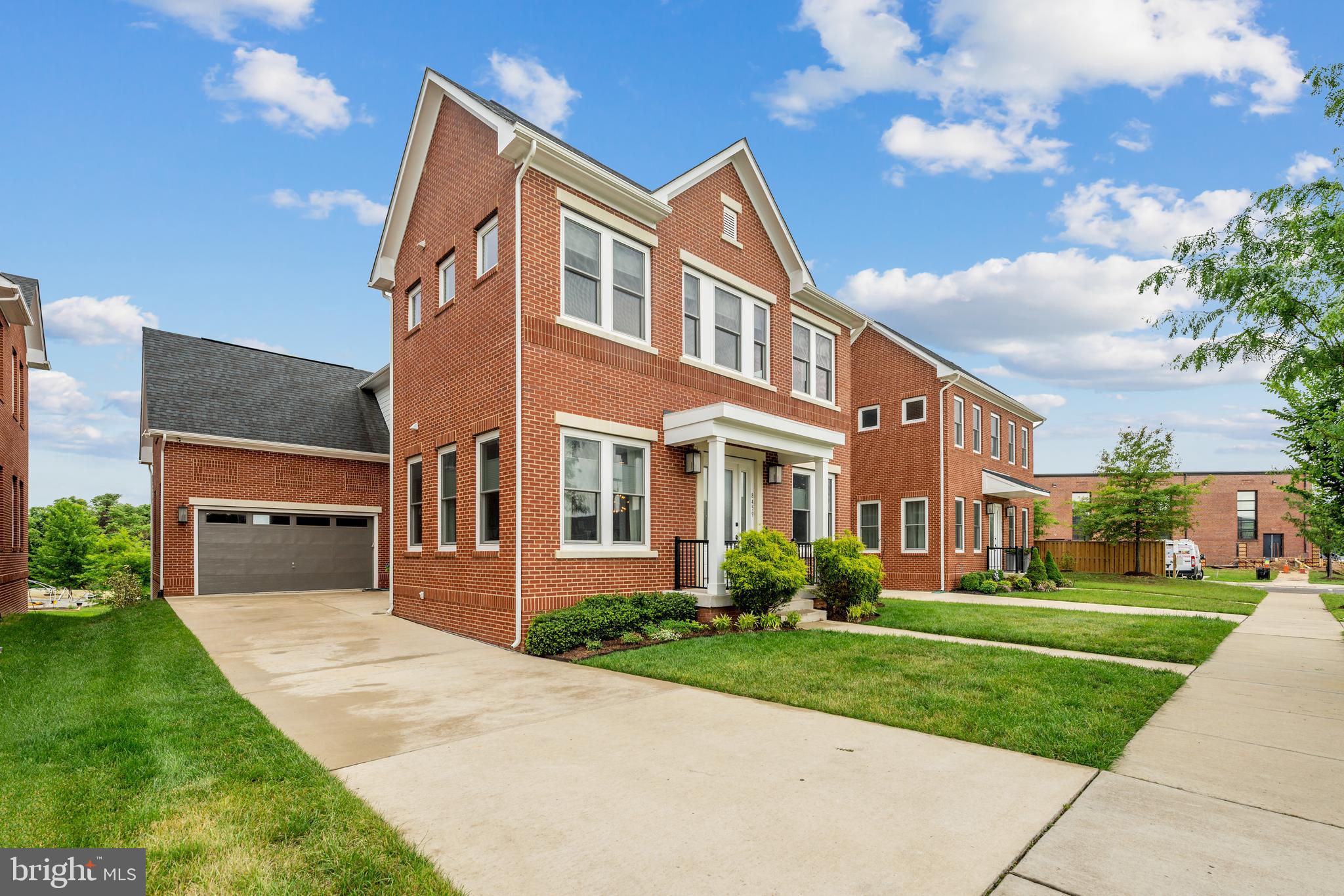 LAUREL HILL - Residential