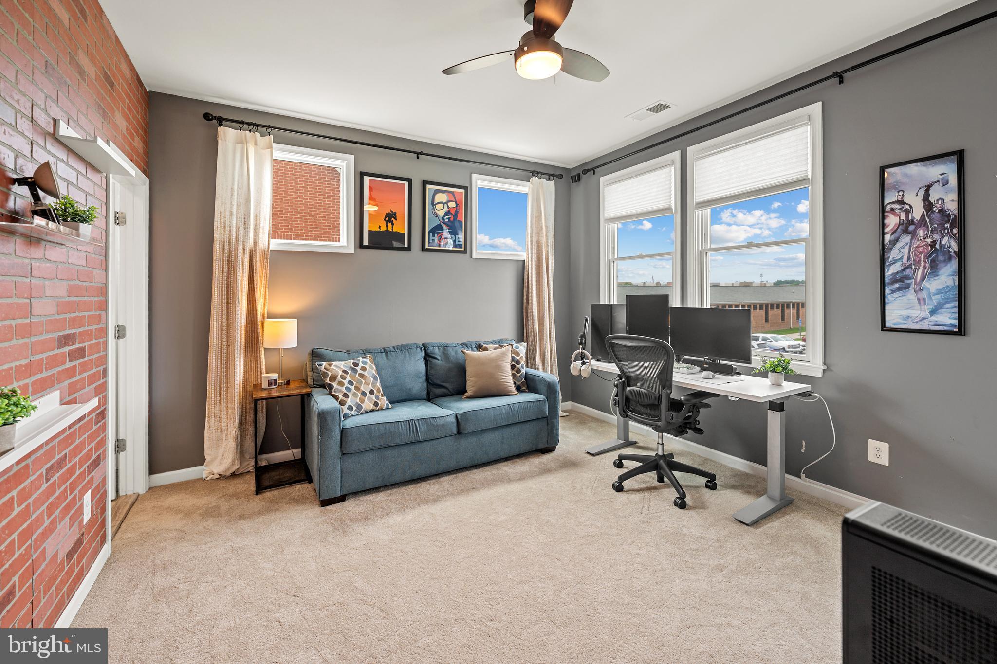 LAUREL HILL - Residential