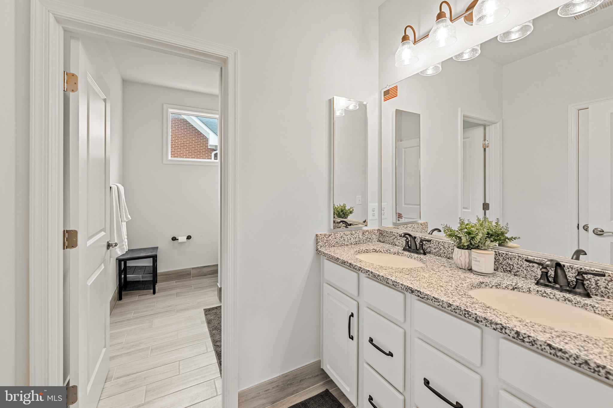 LAUREL HILL - Residential