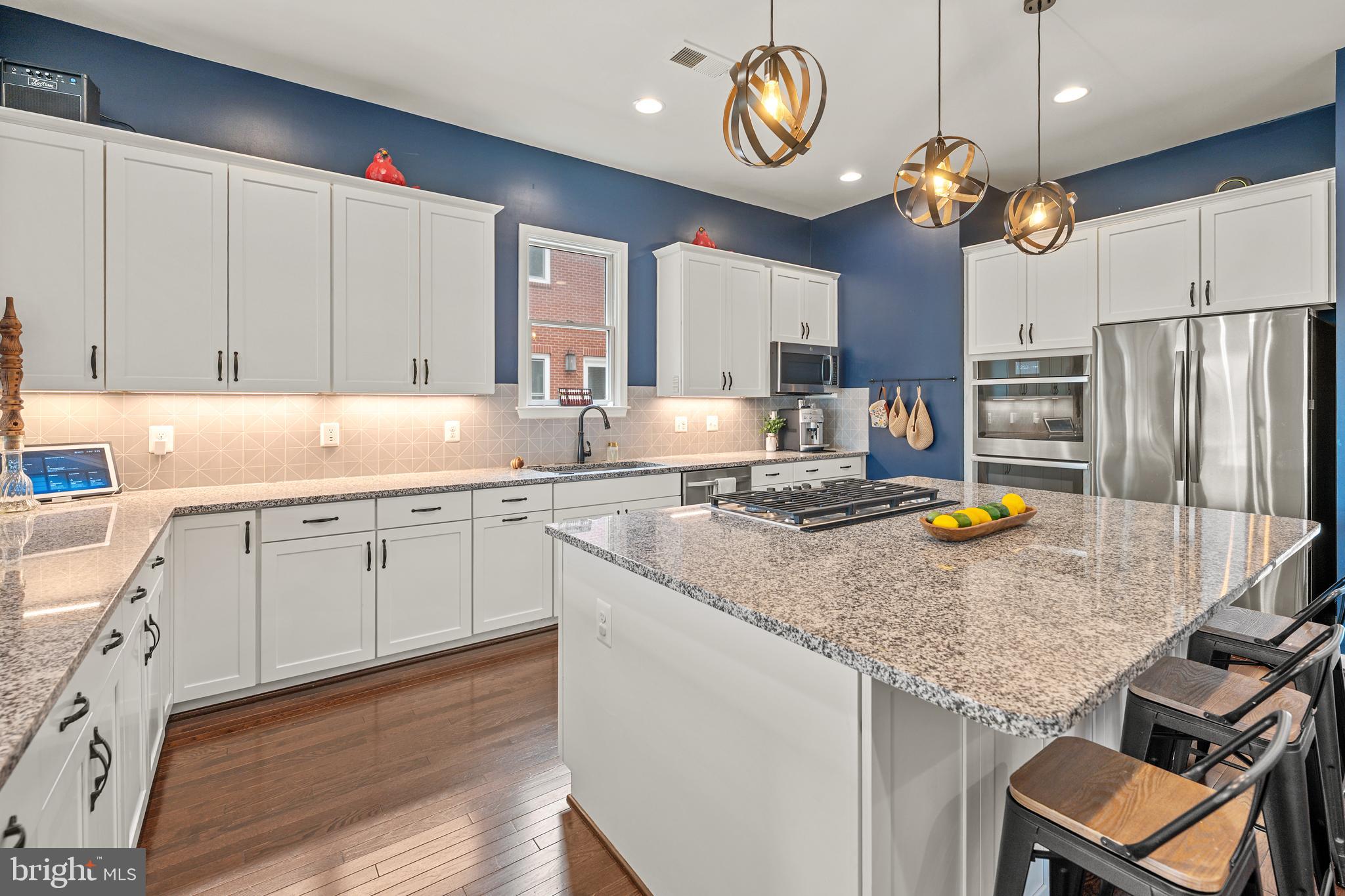 LAUREL HILL - Residential