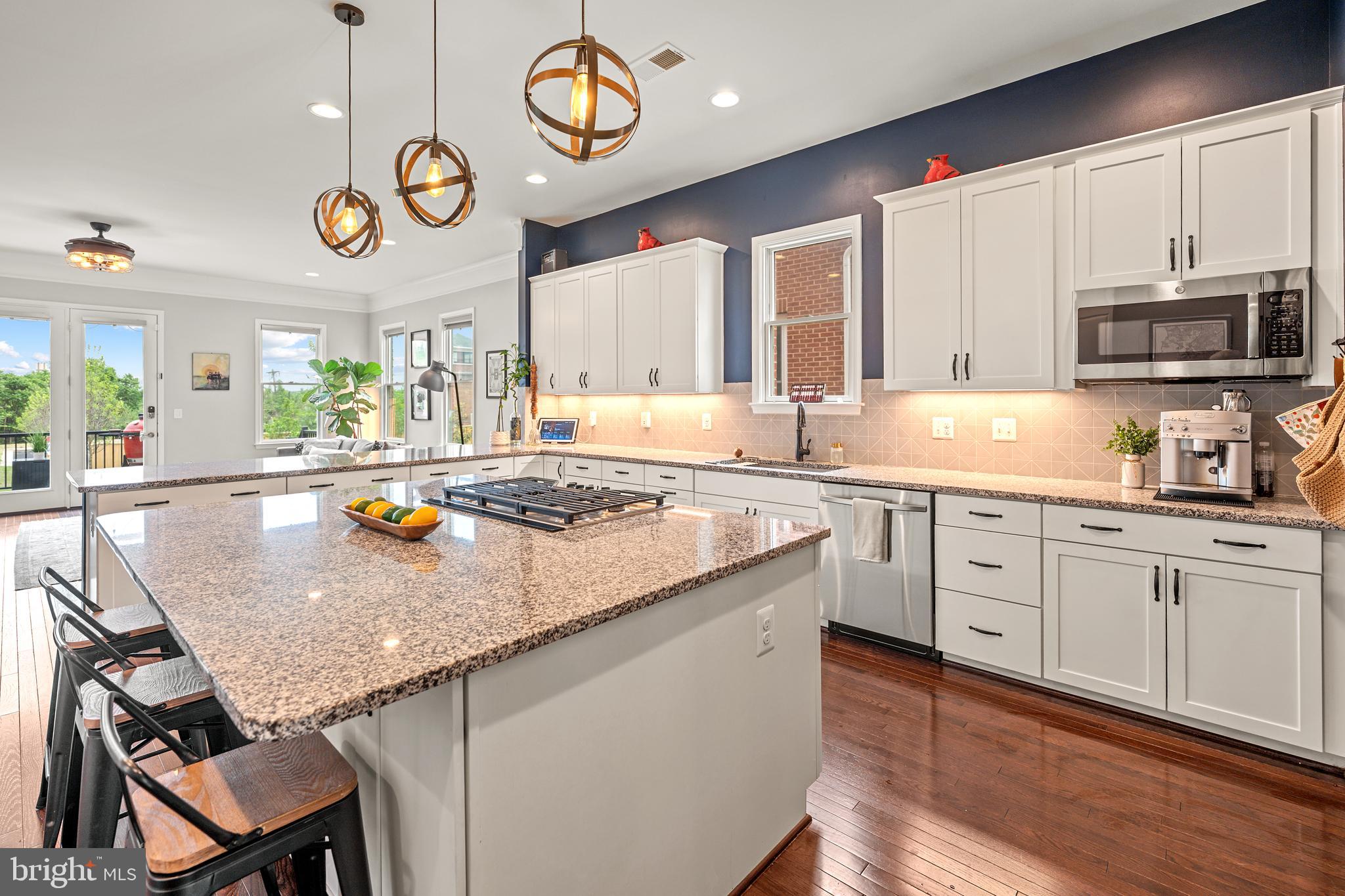 LAUREL HILL - Residential