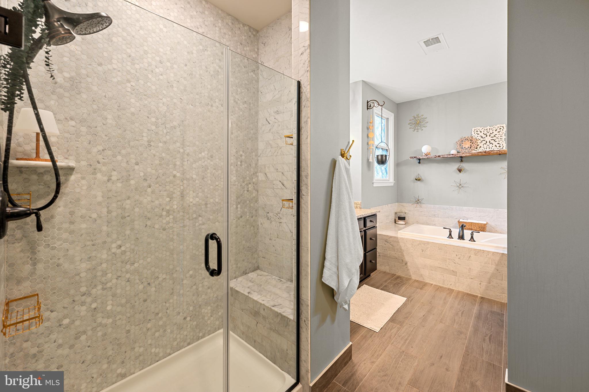 LAUREL HILL - Residential