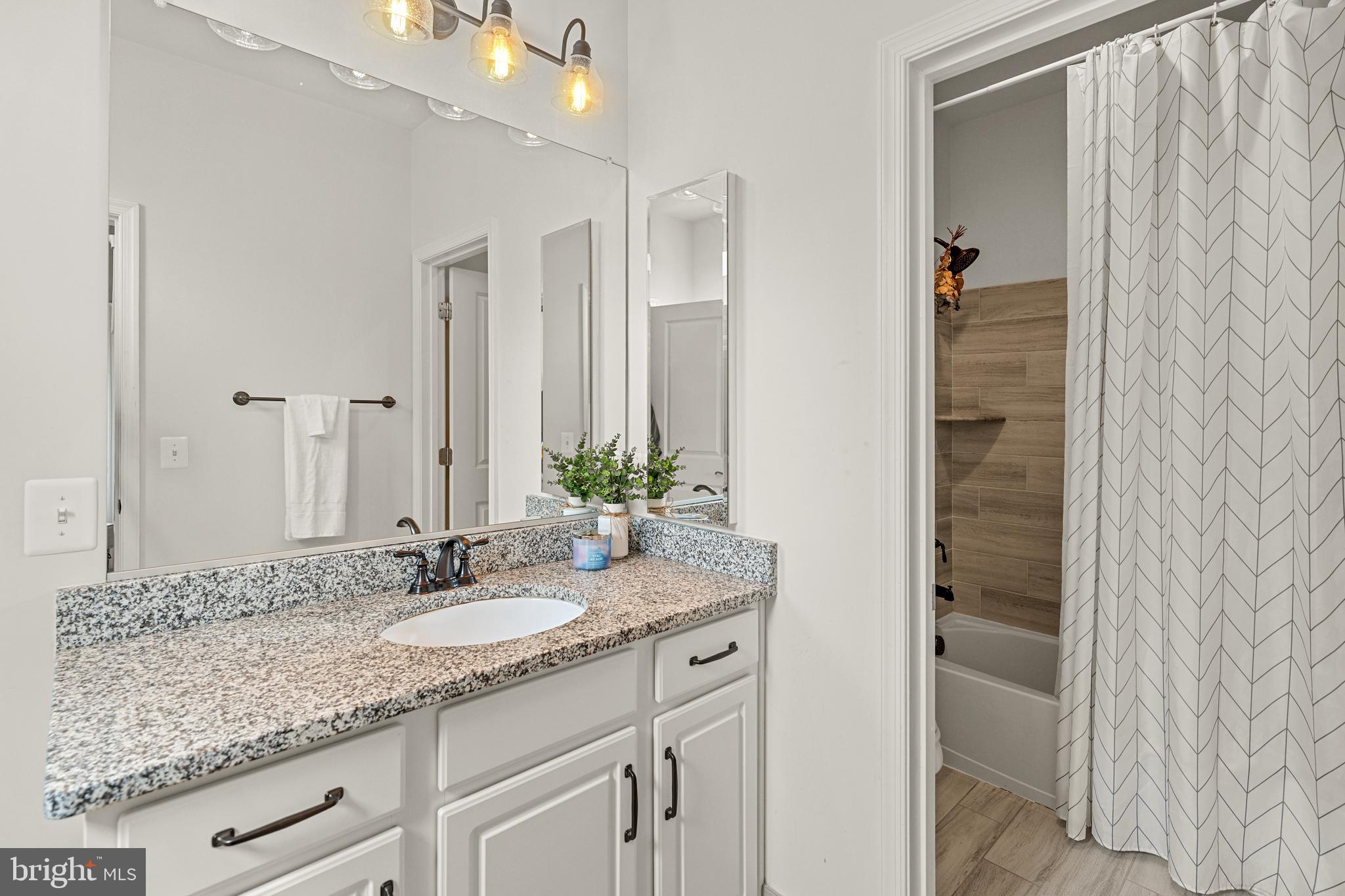 LAUREL HILL - Residential