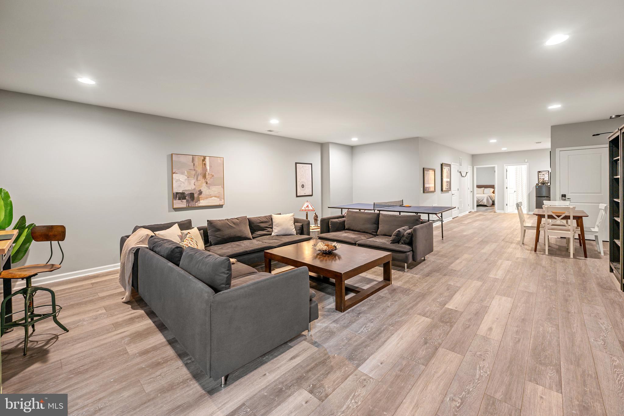 LAUREL HILL - Residential