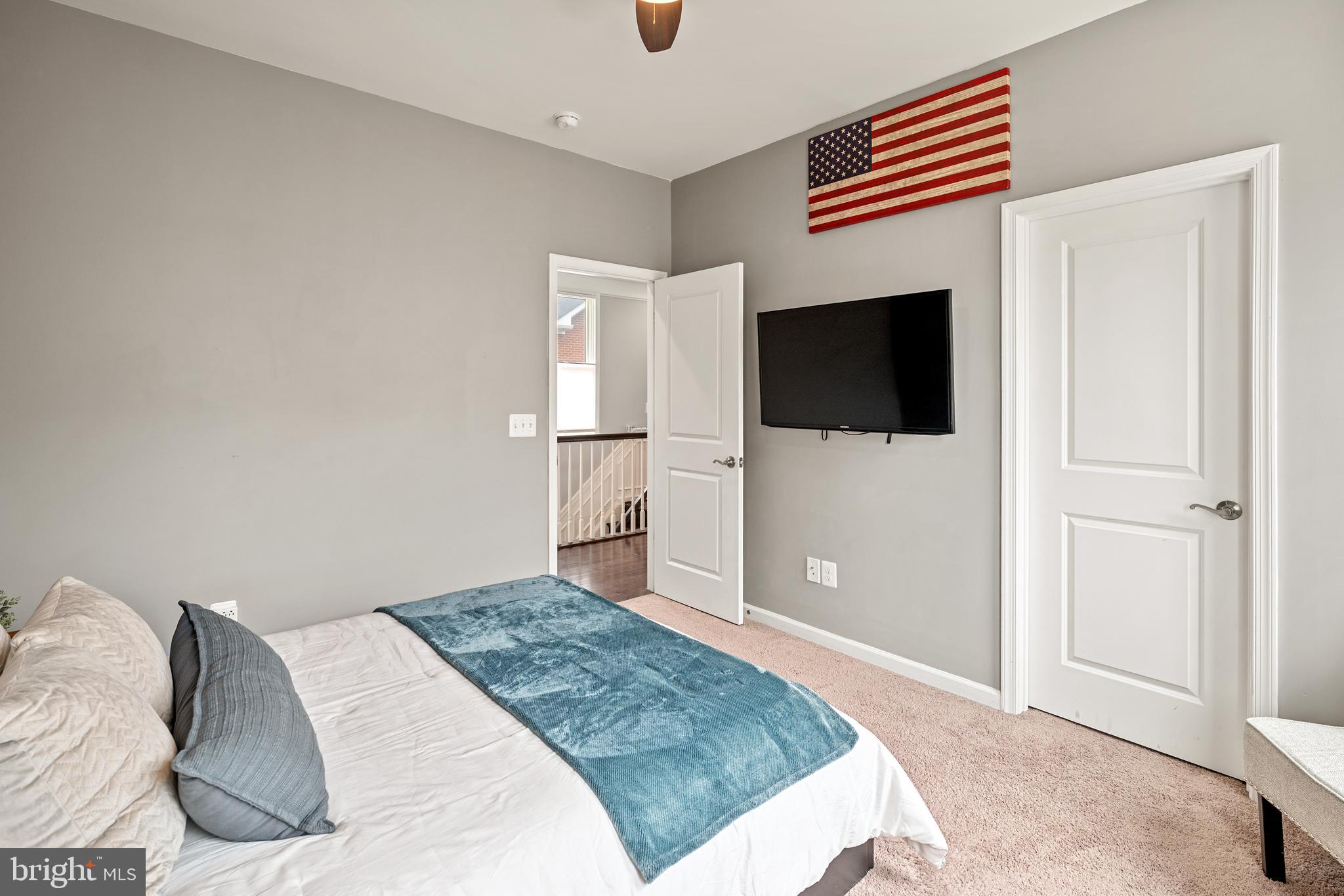 LAUREL HILL - Residential