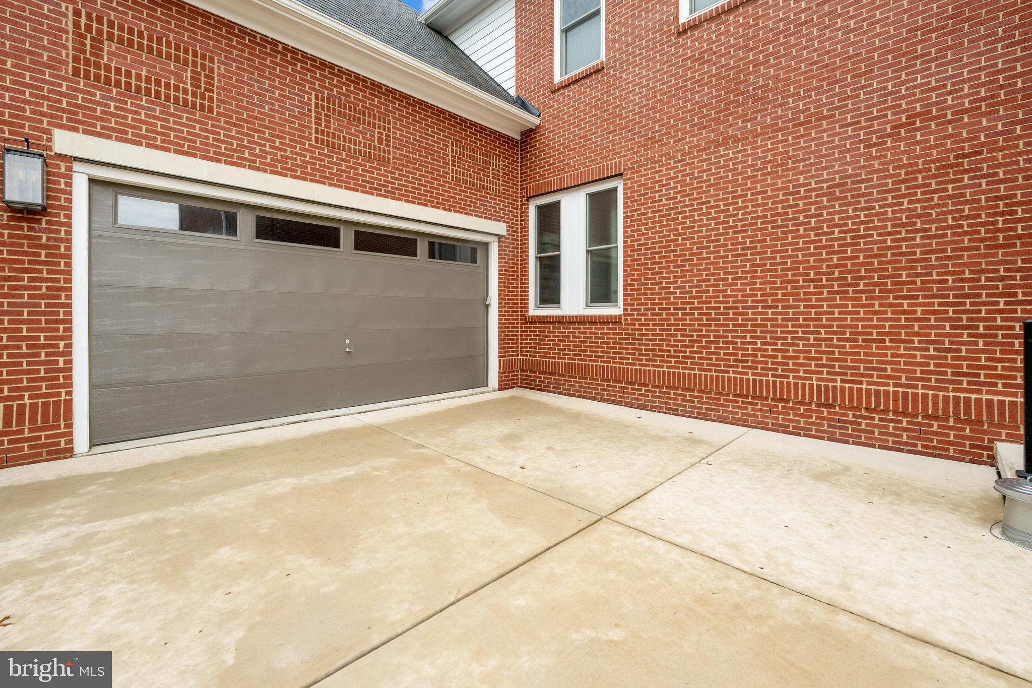 LAUREL HILL - Residential
