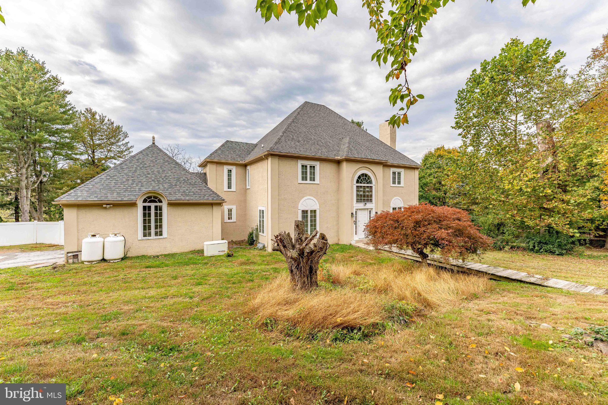 1103 CLOVER HILL DRIVE