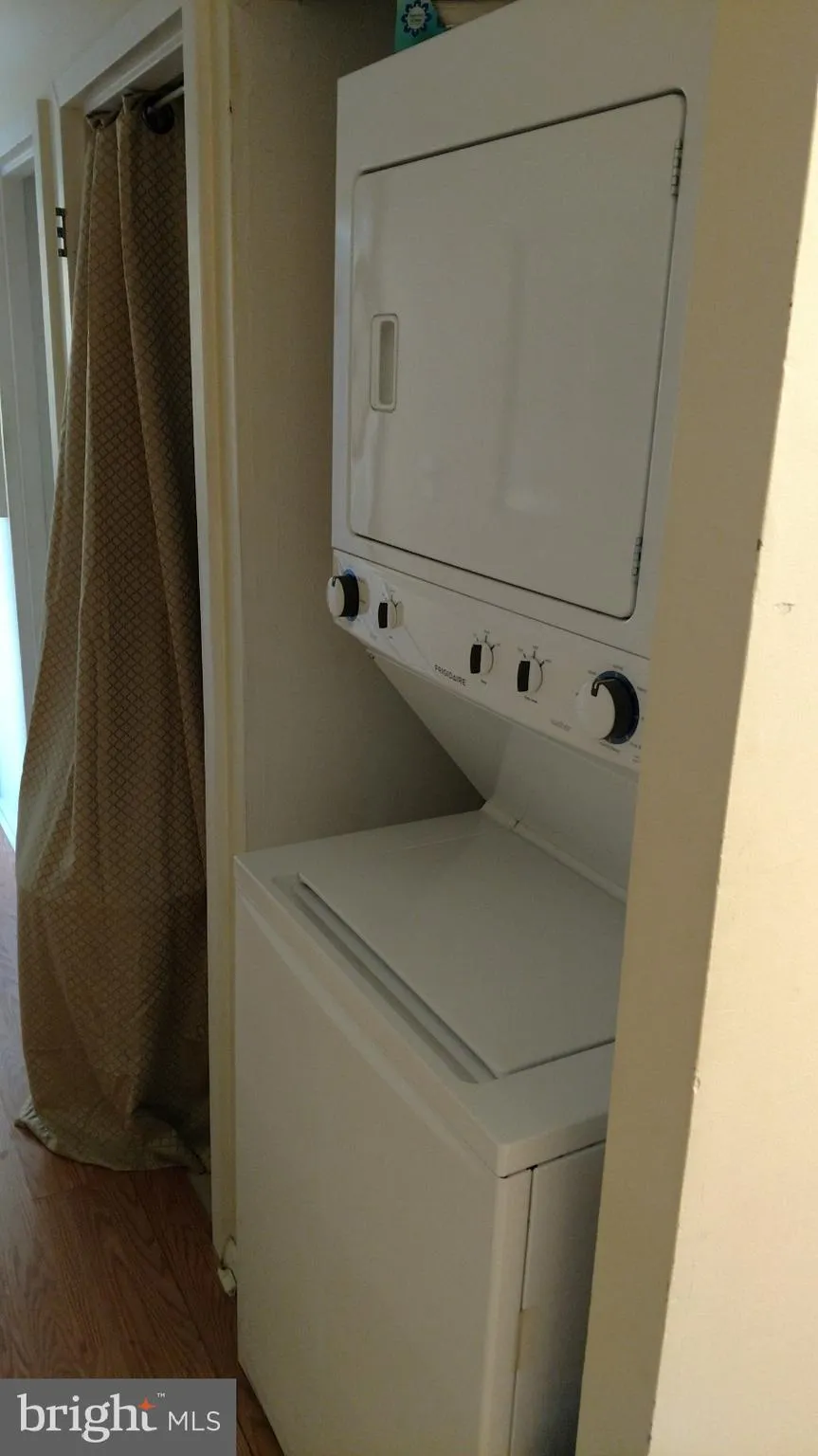 Philadelphia, Pennsylvania 19129, United States, 2 Bedrooms Bedrooms, ,2 BathroomsBathrooms,Residential,Pending,113446